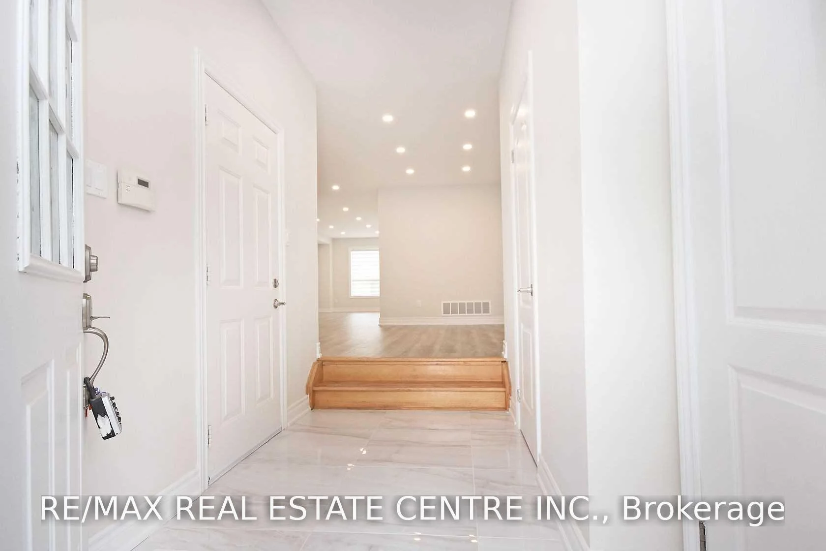 Photo 6 of 3172 Baron Drive, Mississauga, Churchill Meadows — HOMEH