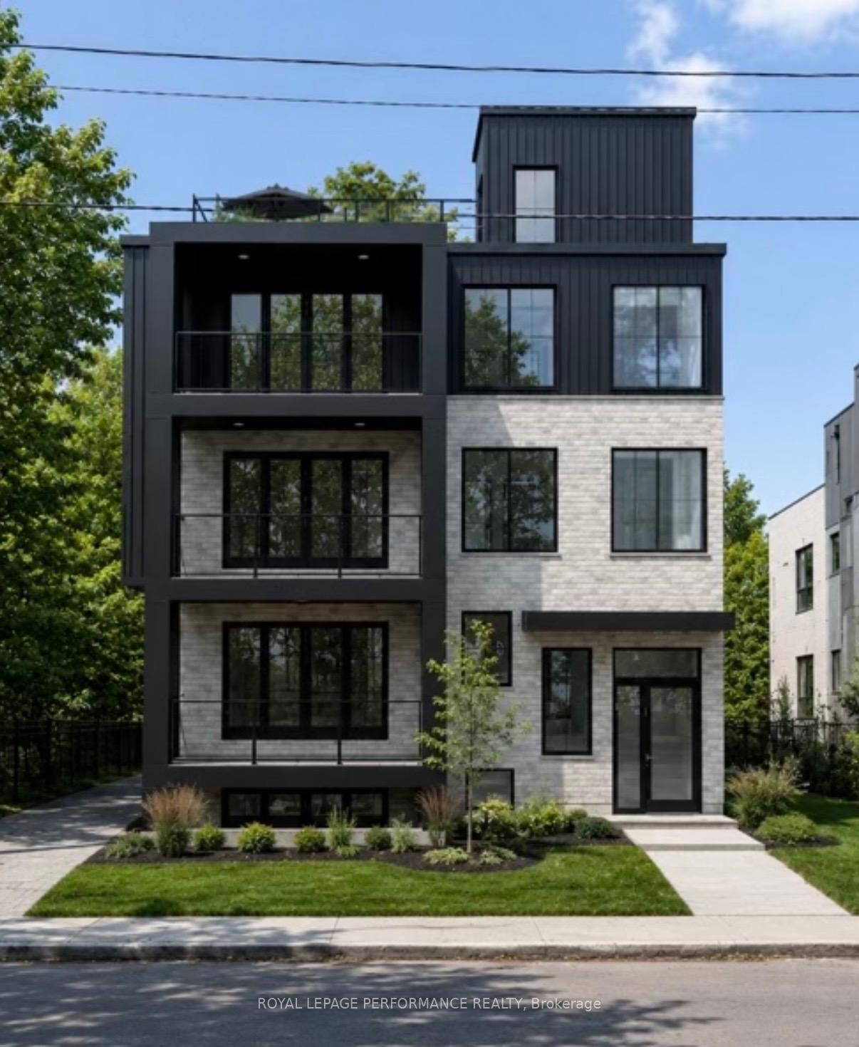 Front of Unit 4, 344 Tweedsmuir Avenue
