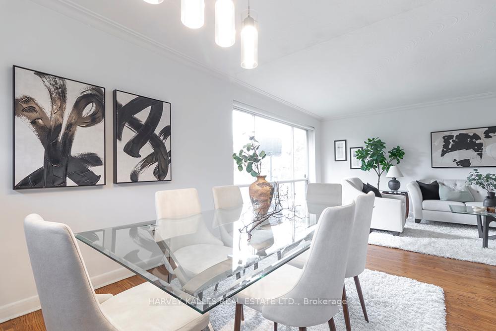 Photo 11 of 135 Combe Avenue, North York, Bathurst Manor — HOMEH