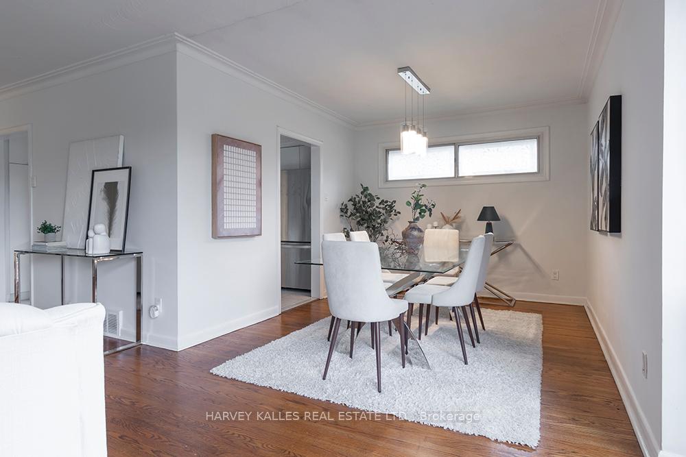 Photo 12 of 135 Combe Avenue, North York, Bathurst Manor — HOMEH