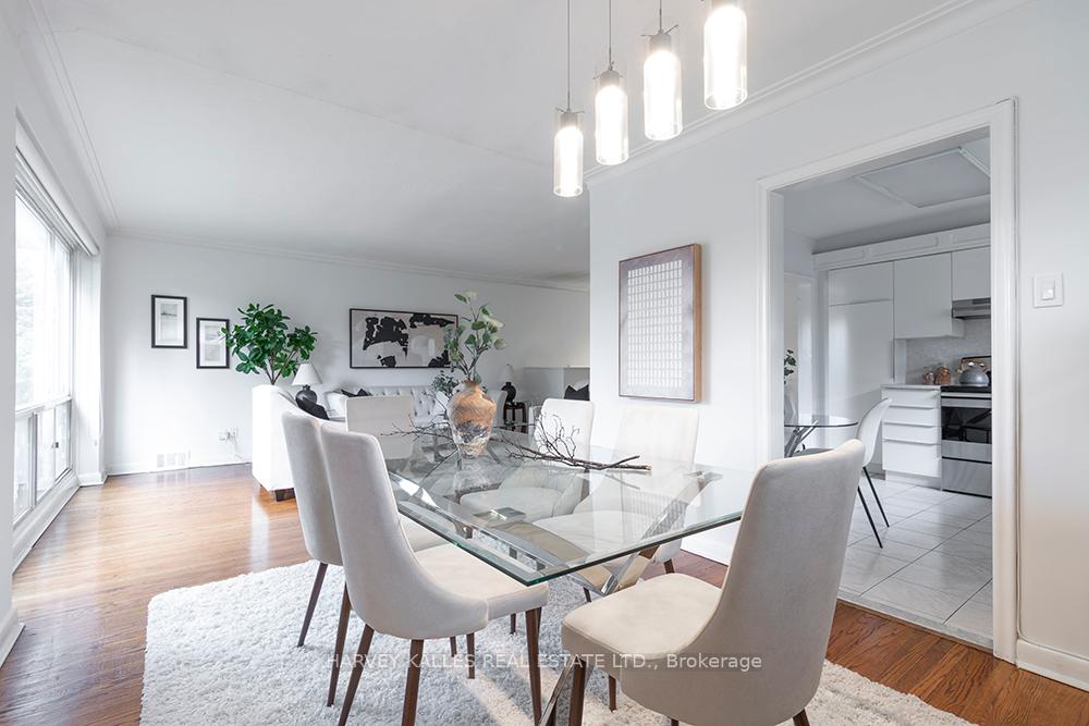 Photo 14 of 135 Combe Avenue, North York, Bathurst Manor — HOMEH