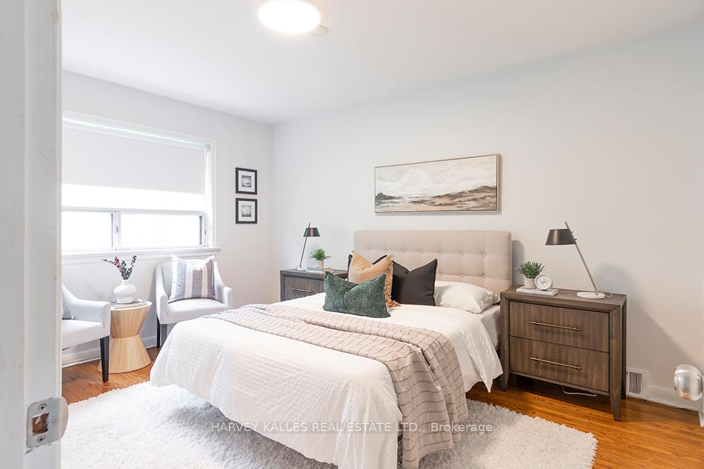 Photo 20 of 135 Combe Avenue, North York, Bathurst Manor — HOMEH