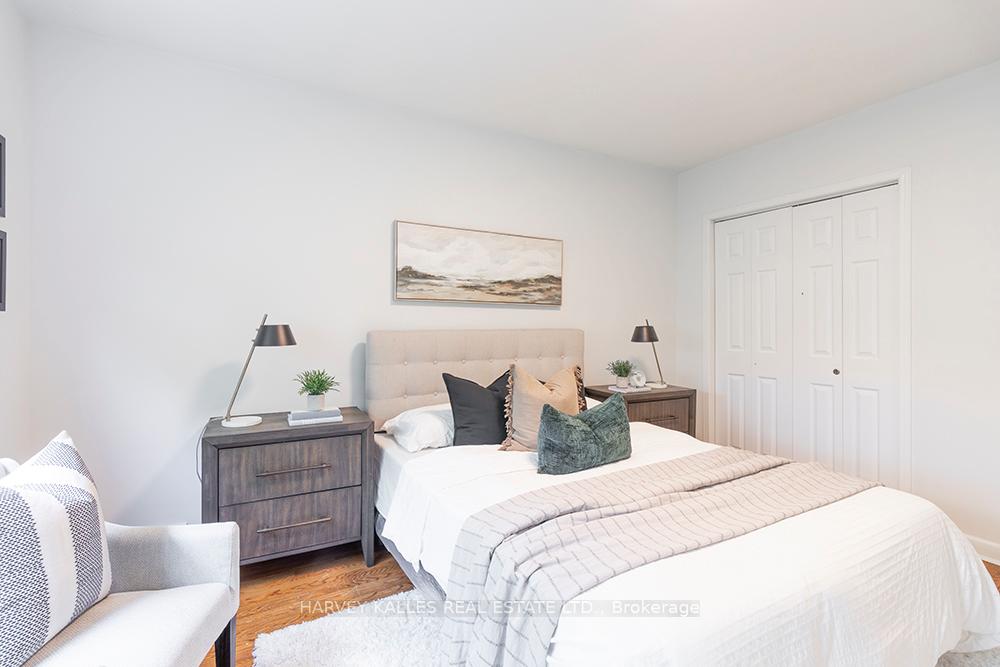 Photo 21 of 135 Combe Avenue, North York, Bathurst Manor — HOMEH