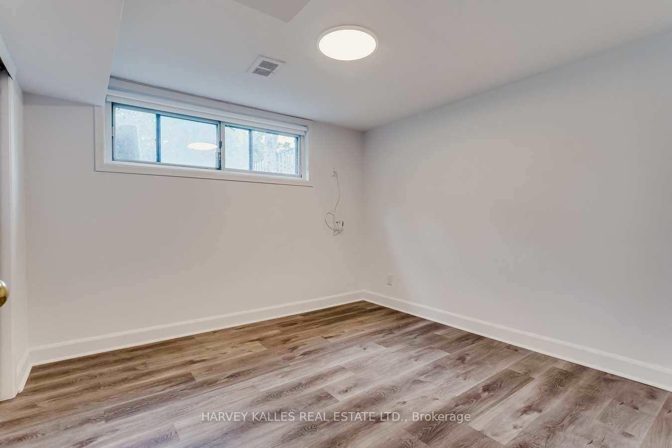 Photo 30 of 135 Combe Avenue, North York, Bathurst Manor — HOMEH