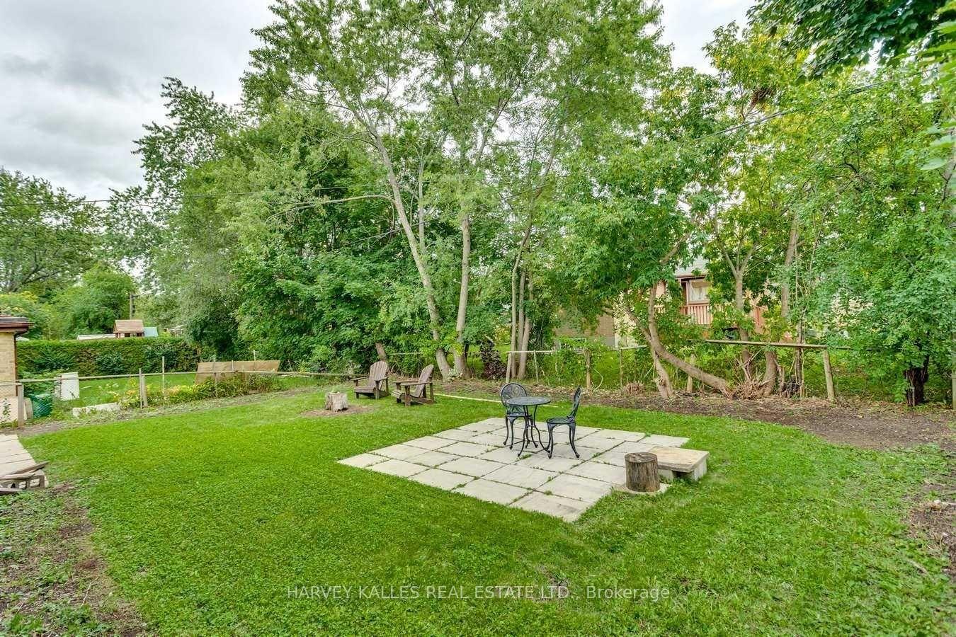 Photo 34 of 135 Combe Avenue, North York, Bathurst Manor — HOMEH