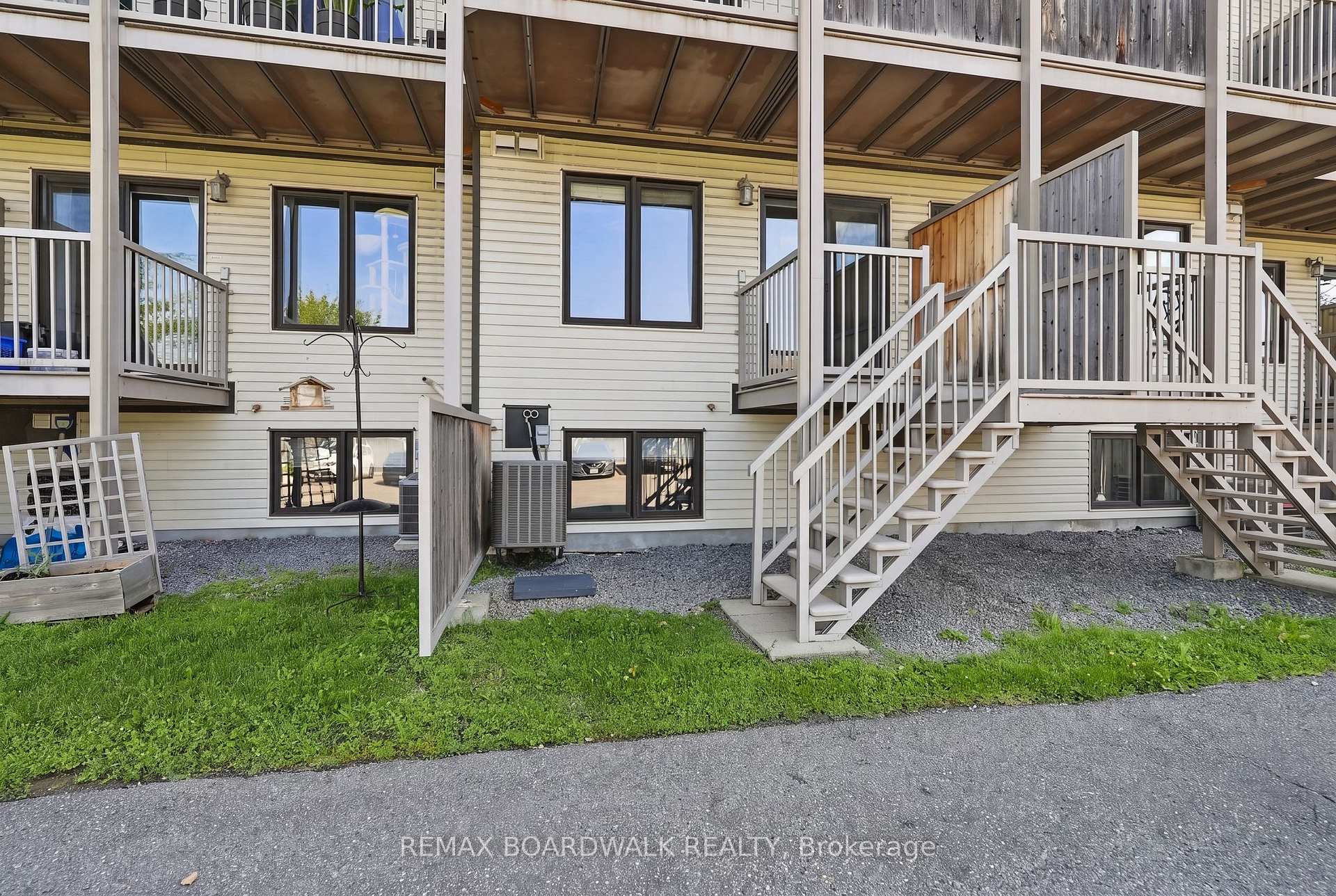 Photo 12 of 2330 Esprit Drive, Ottawa, Avalon East — HOMEH