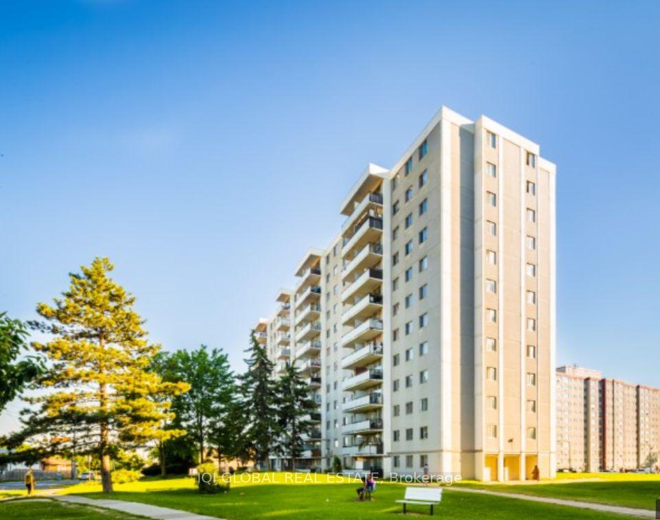 Front of Unit 1115, 50 Lotherton Pathway S