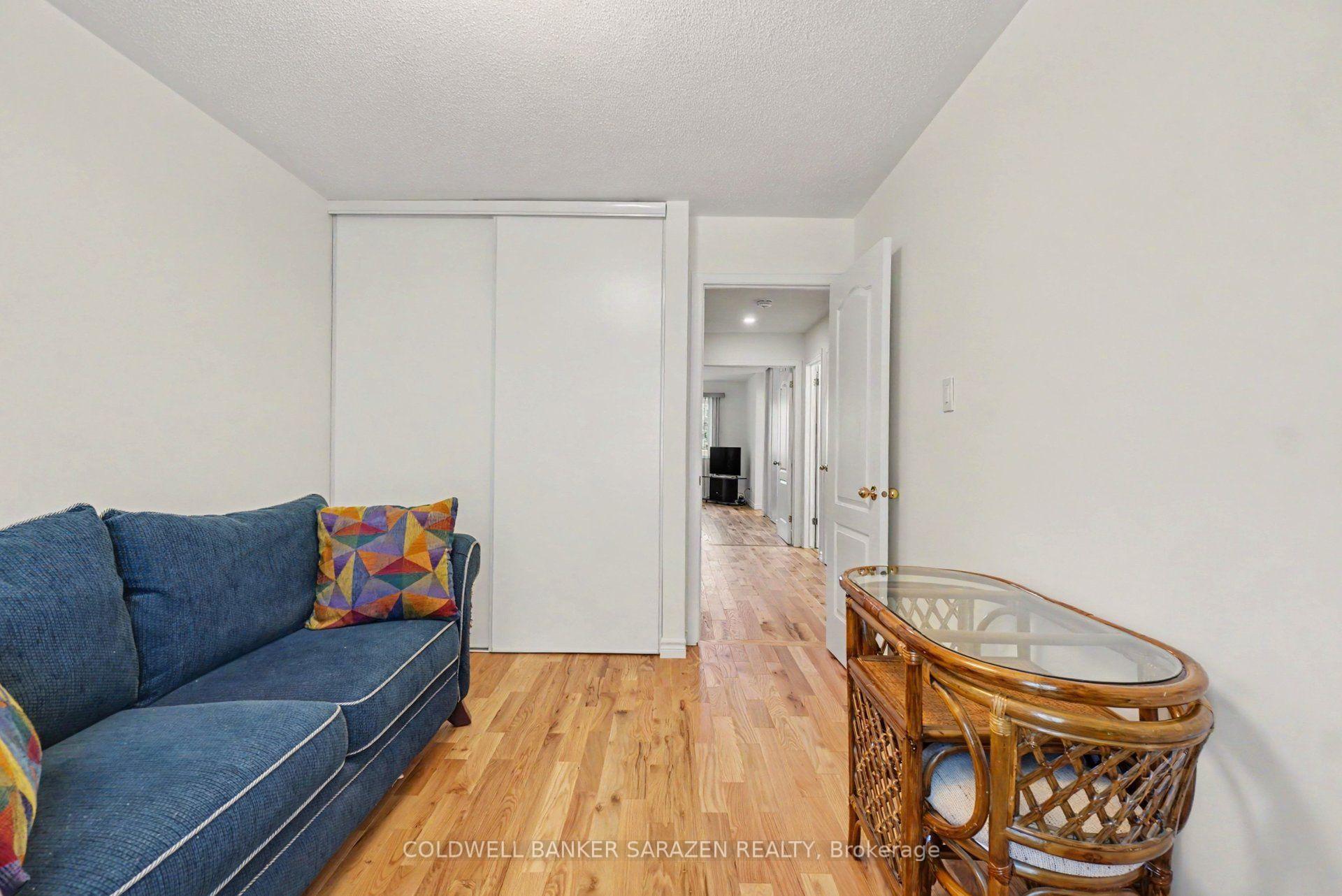 Photo 12 of 16 Crownridge Drive, Ottawa, Kanata - Emerald Meadows/Trailwest — HOMEH