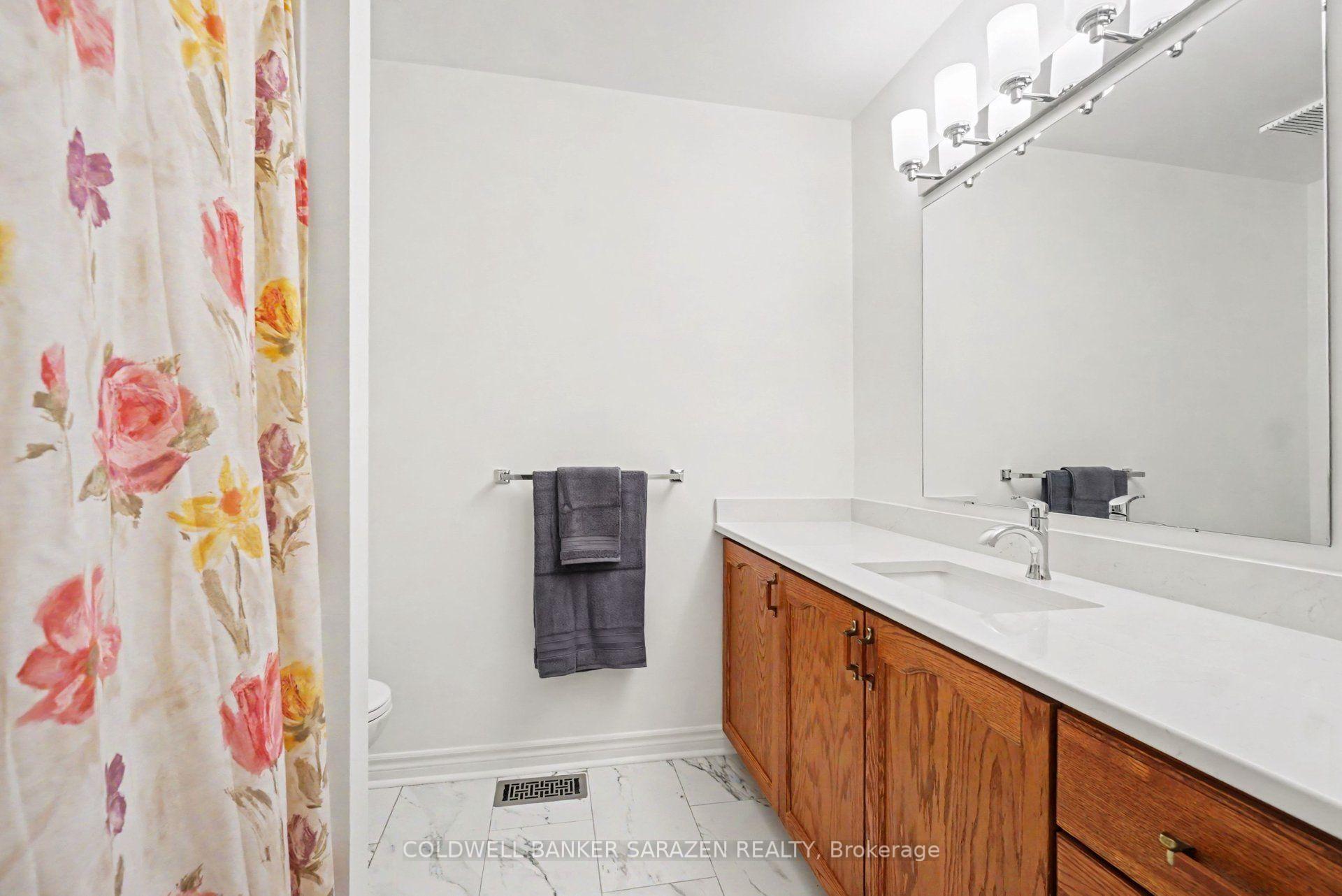 Photo 18 of 16 Crownridge Drive, Ottawa, Kanata - Emerald Meadows/Trailwest — HOMEH