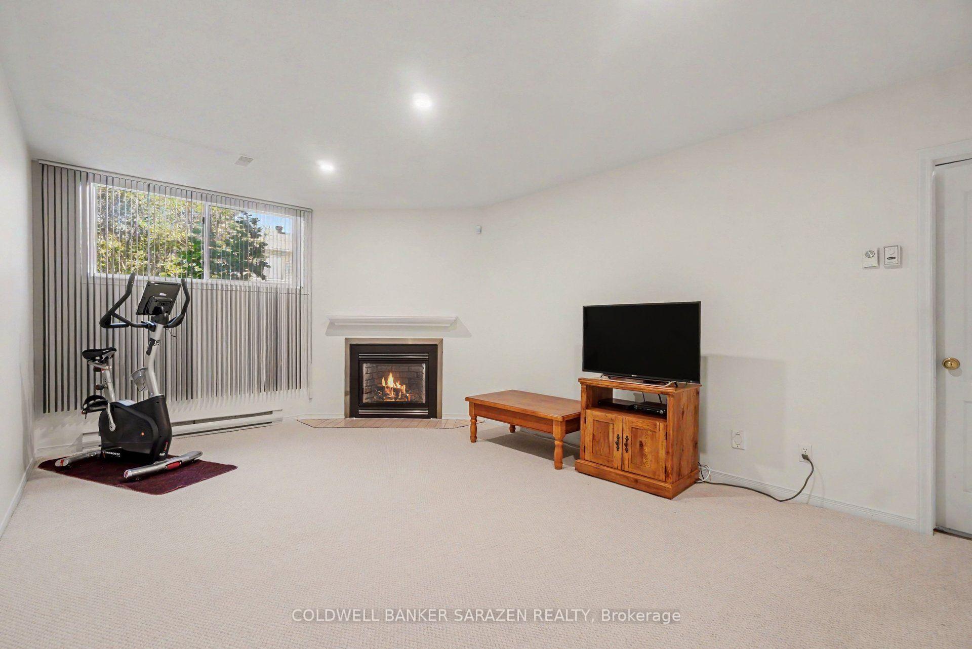 Photo 21 of 16 Crownridge Drive, Ottawa, Kanata - Emerald Meadows/Trailwest — HOMEH