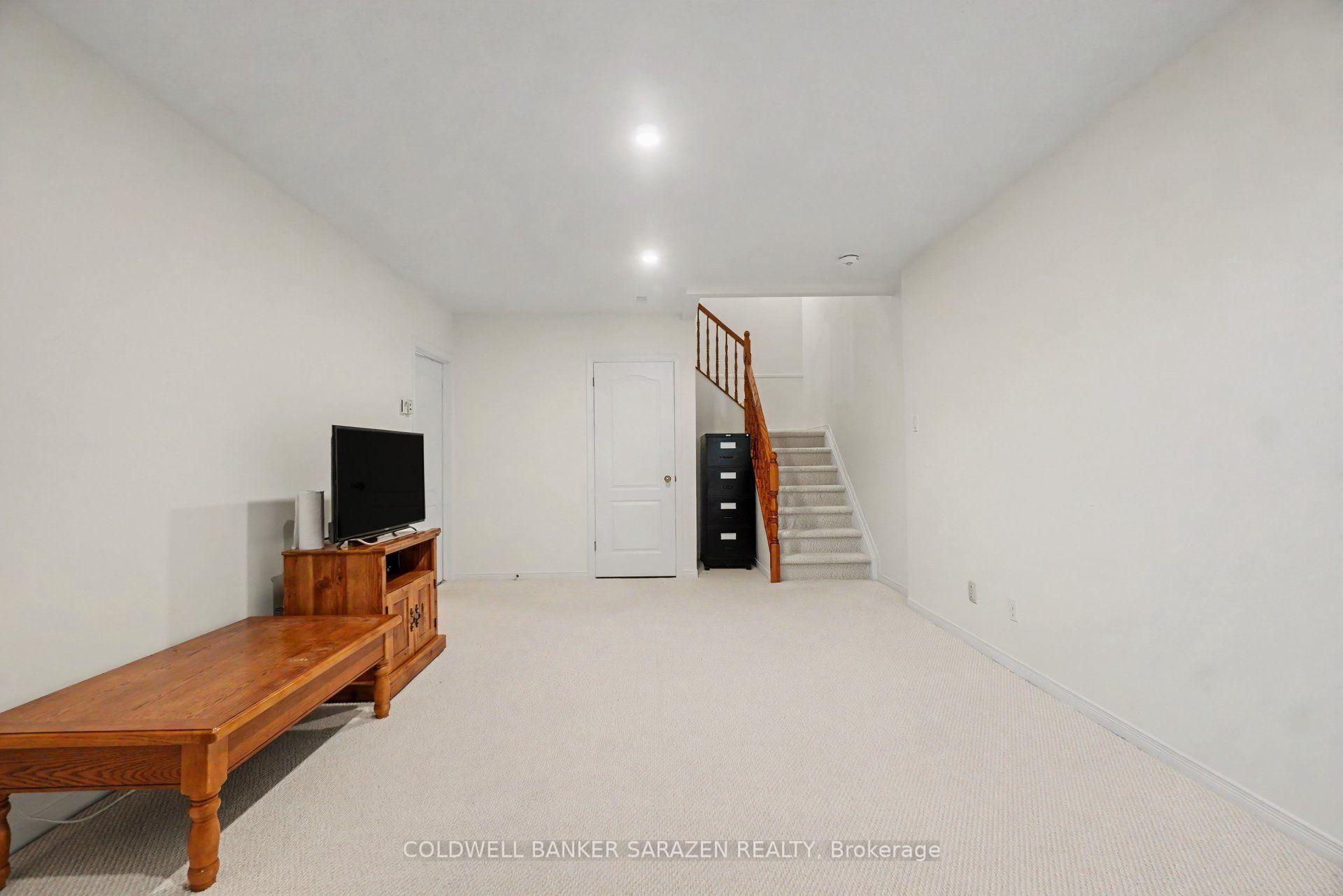 Photo 22 of 16 Crownridge Drive, Ottawa, Kanata - Emerald Meadows/Trailwest — HOMEH