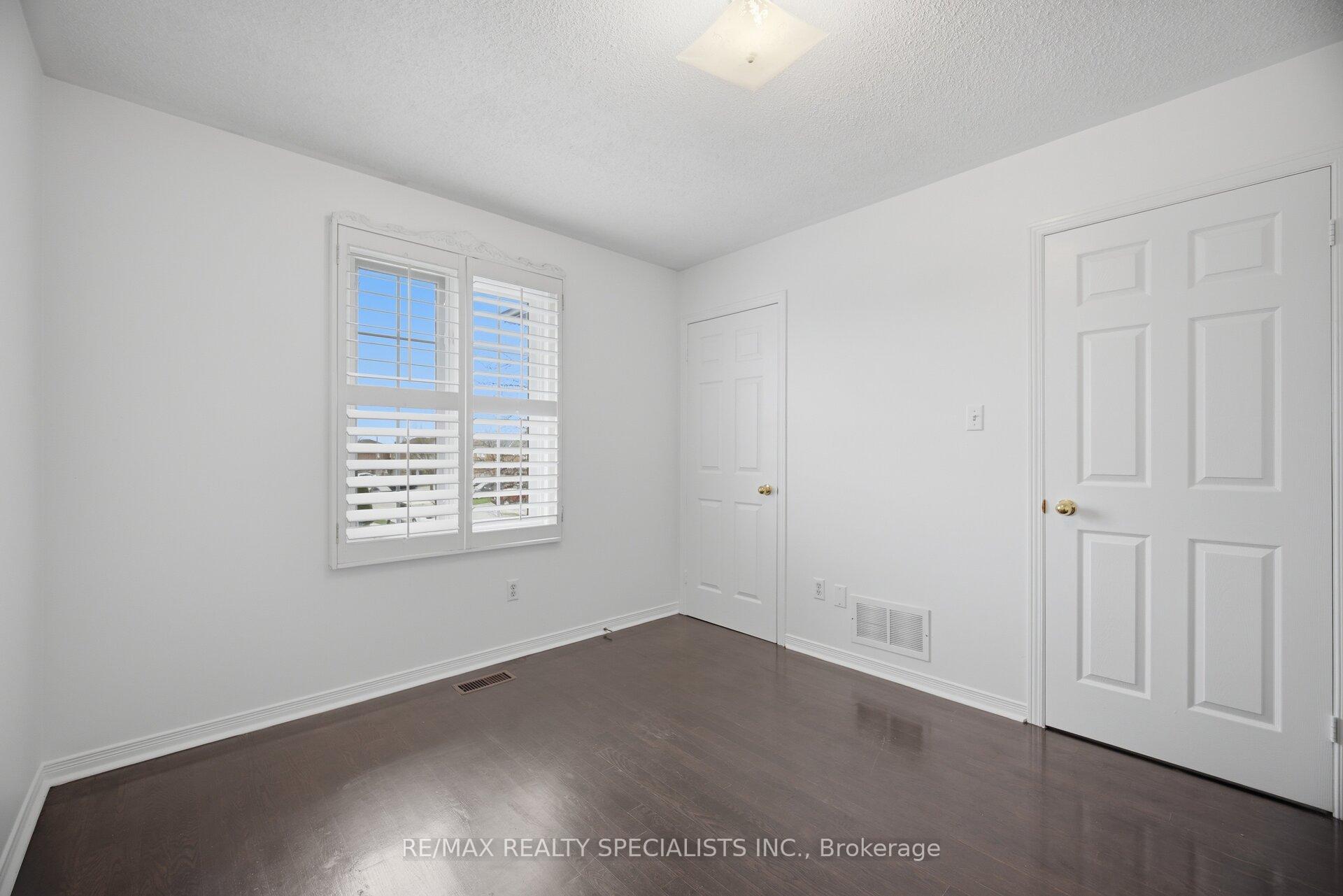 Photo 8 of 64 Dolphin Song Crescent, Brampton, Sandringham-Wellington — HOMEH