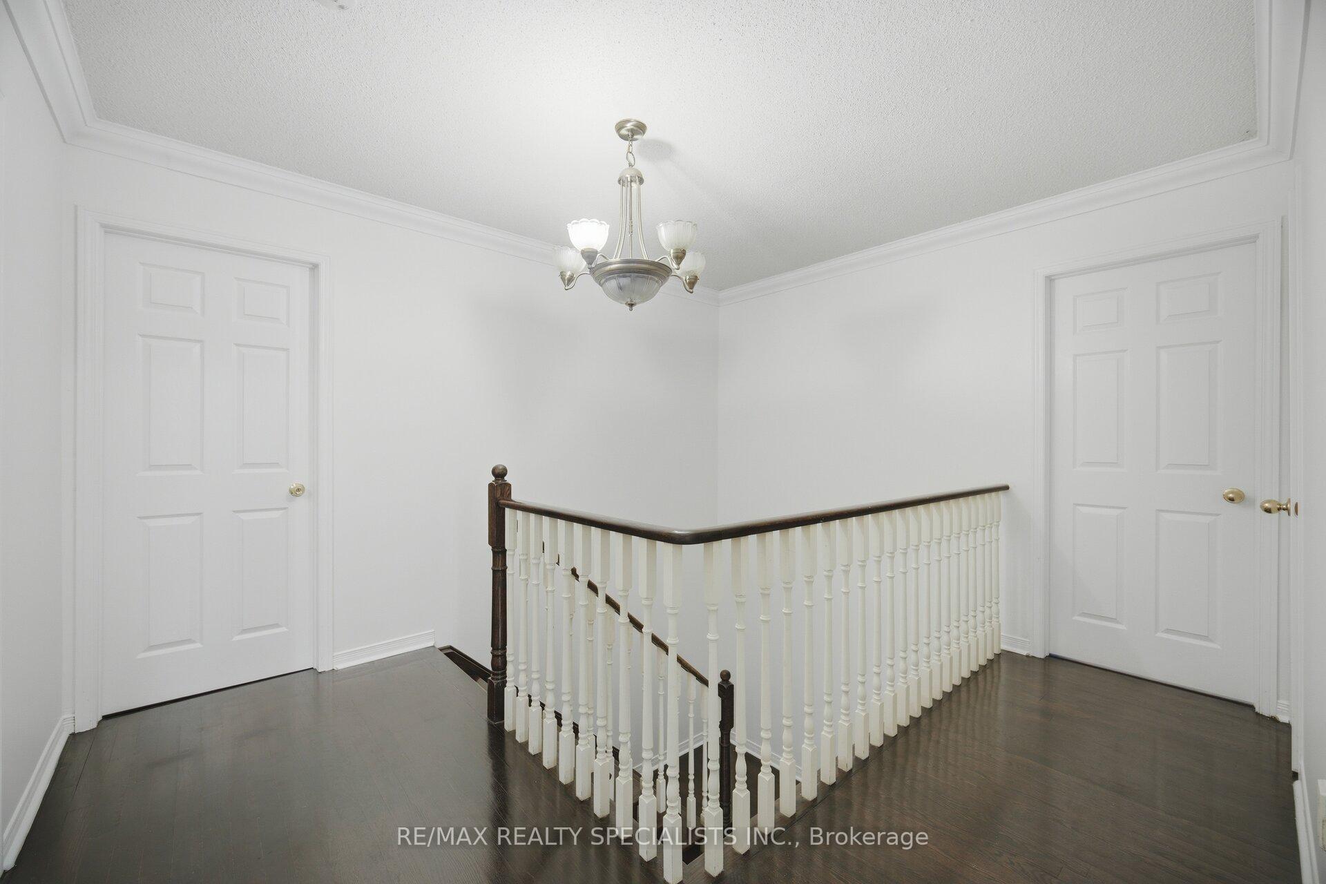 Photo 9 of 64 Dolphin Song Crescent, Brampton, Sandringham-Wellington — HOMEH