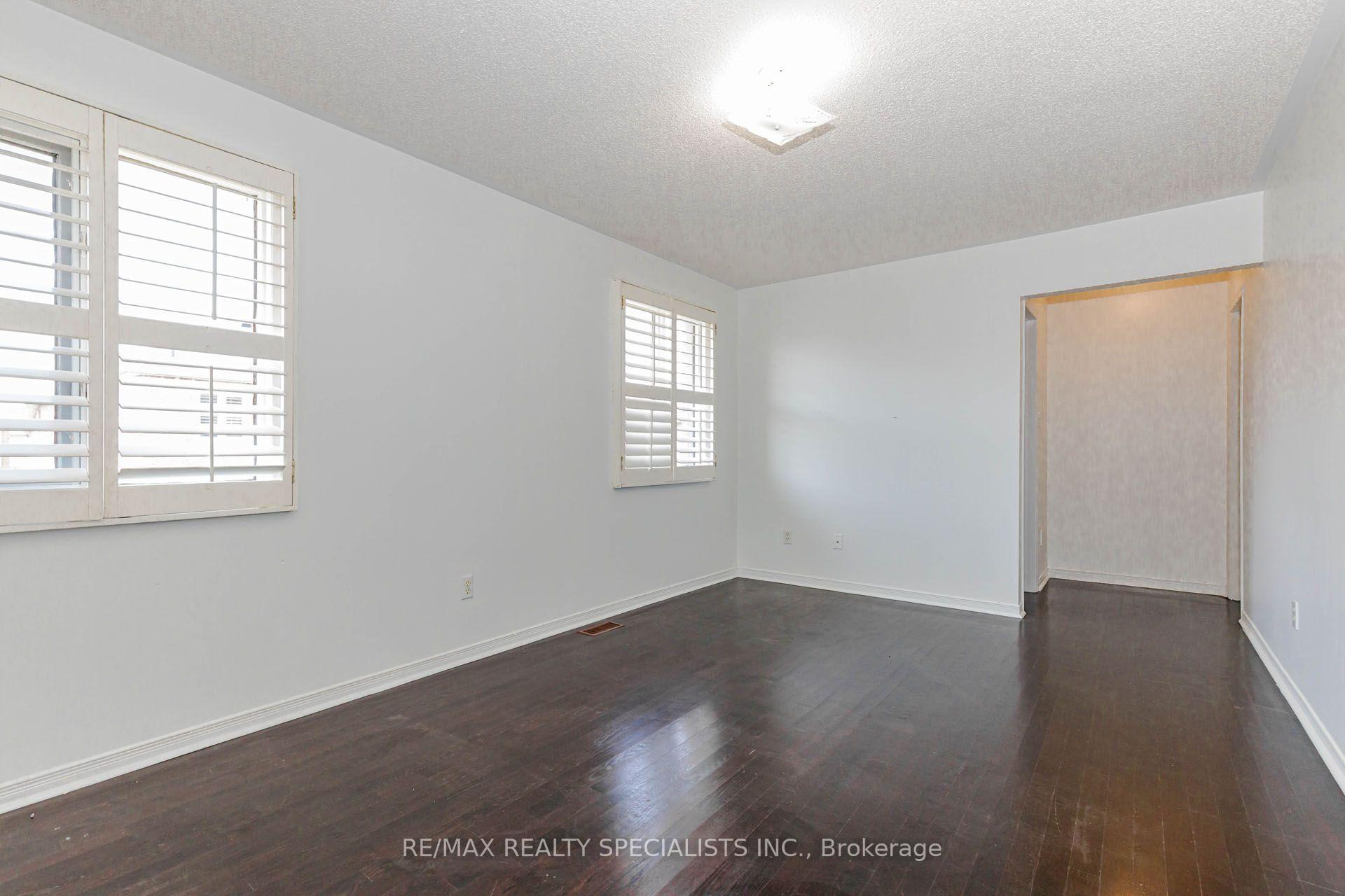 Photo 13 of 64 Dolphin Song Crescent, Brampton, Sandringham-Wellington — HOMEH