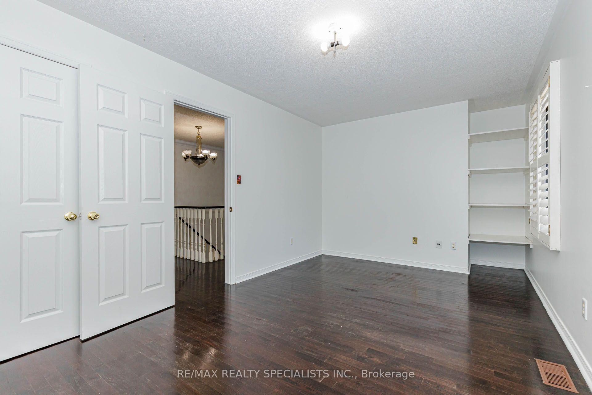 Photo 14 of 64 Dolphin Song Crescent, Brampton, Sandringham-Wellington — HOMEH