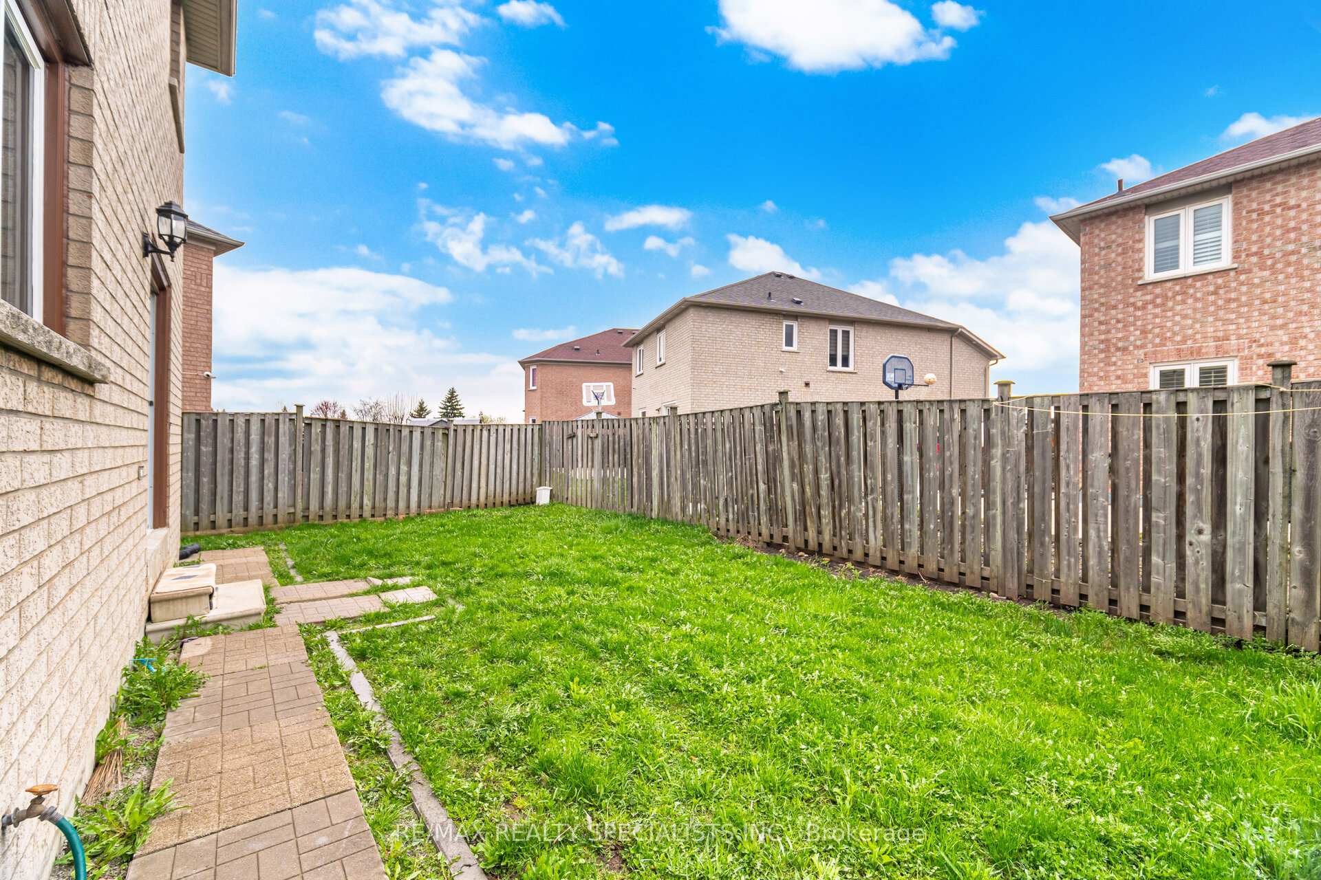 Photo 19 of 64 Dolphin Song Crescent, Brampton, Sandringham-Wellington — HOMEH
