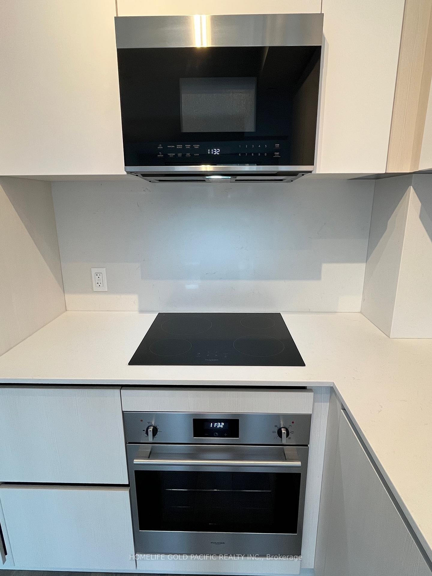 Photo 3 of Unit 622, 108 Peter Street, Toronto, Waterfront Communities — HOMEH