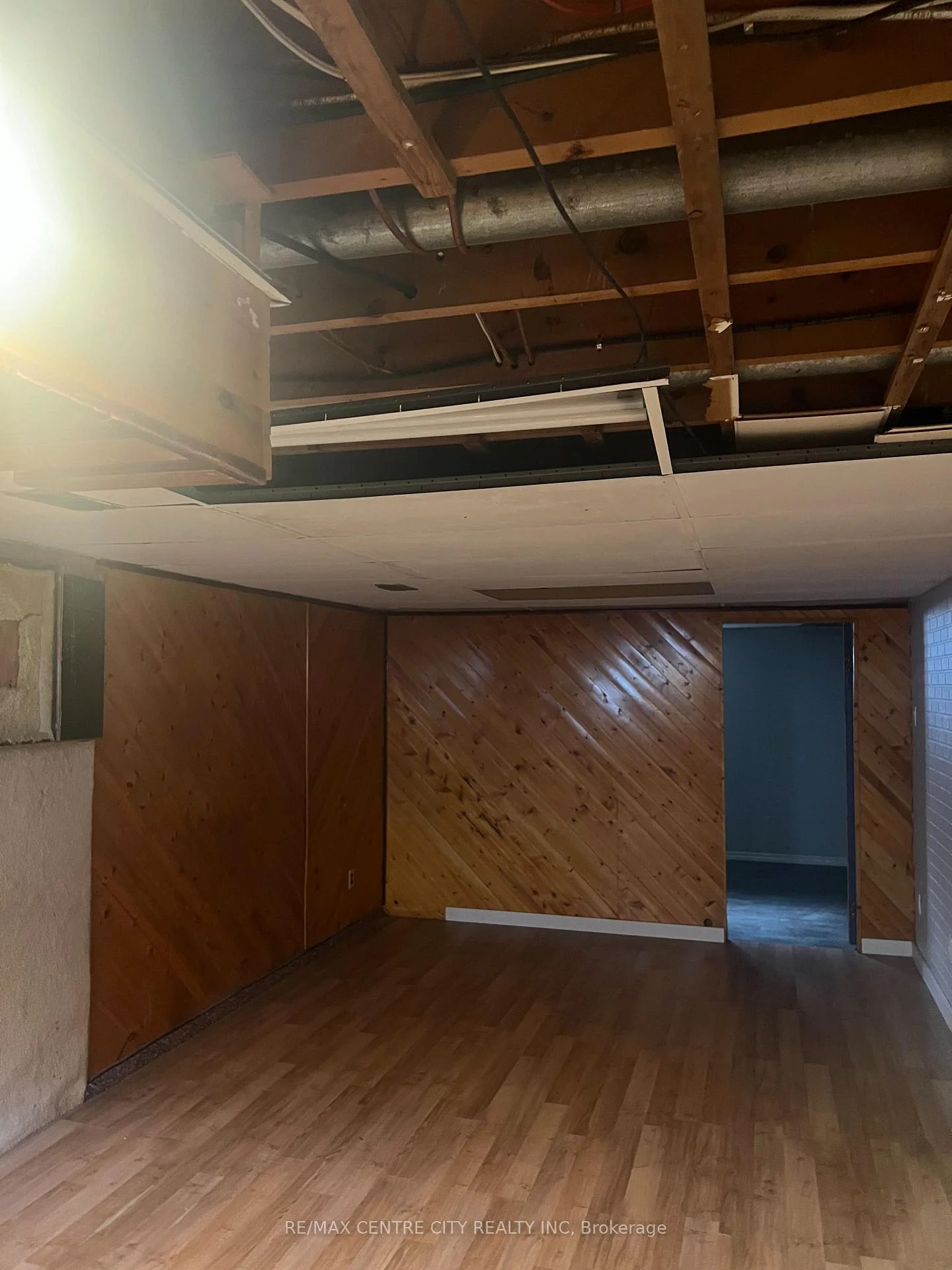 Photo 13 of 1590 Dixie Street, London, East H — HOMEH