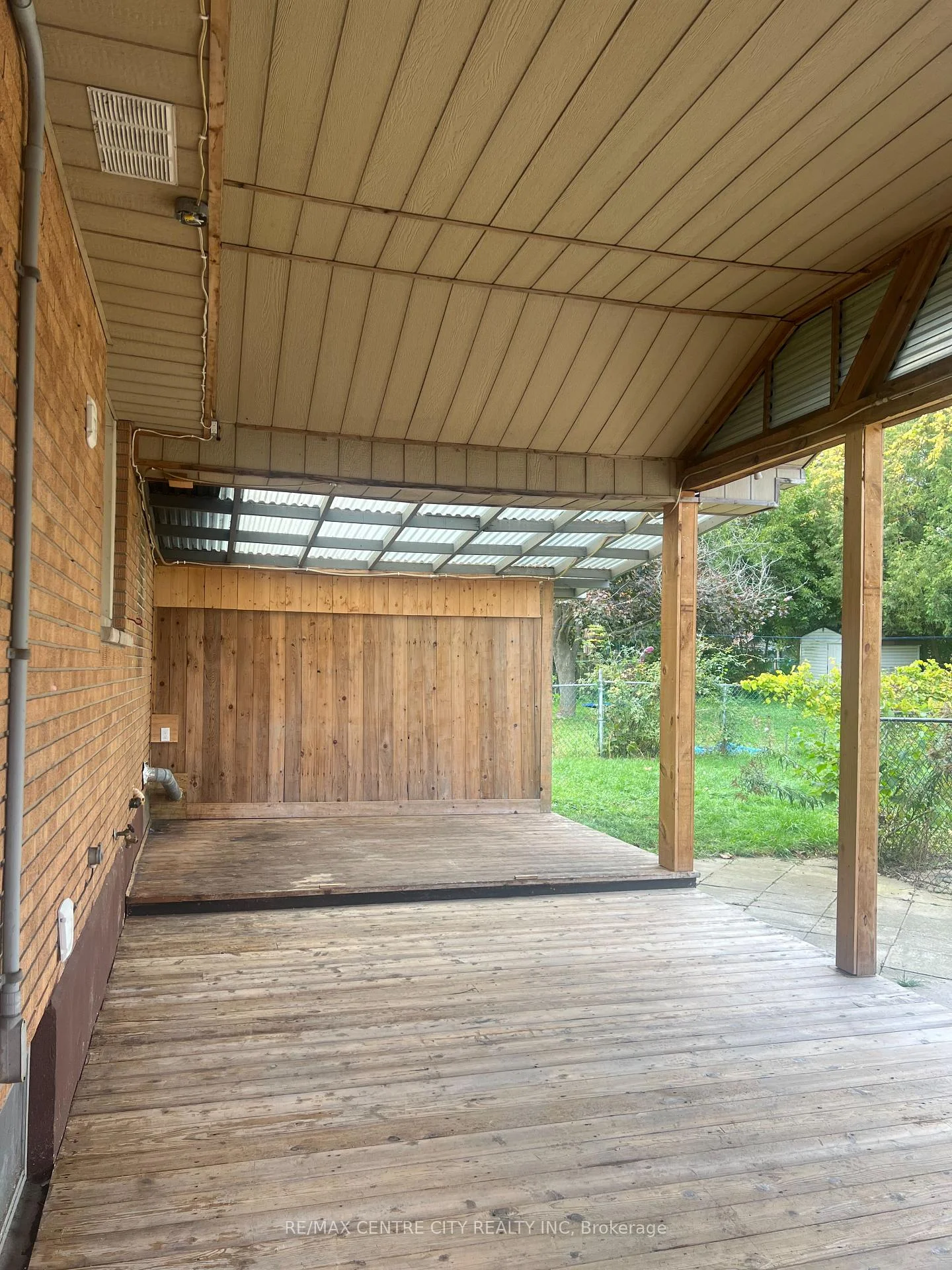 Photo 17 of 1590 Dixie Street, London, East H — HOMEH
