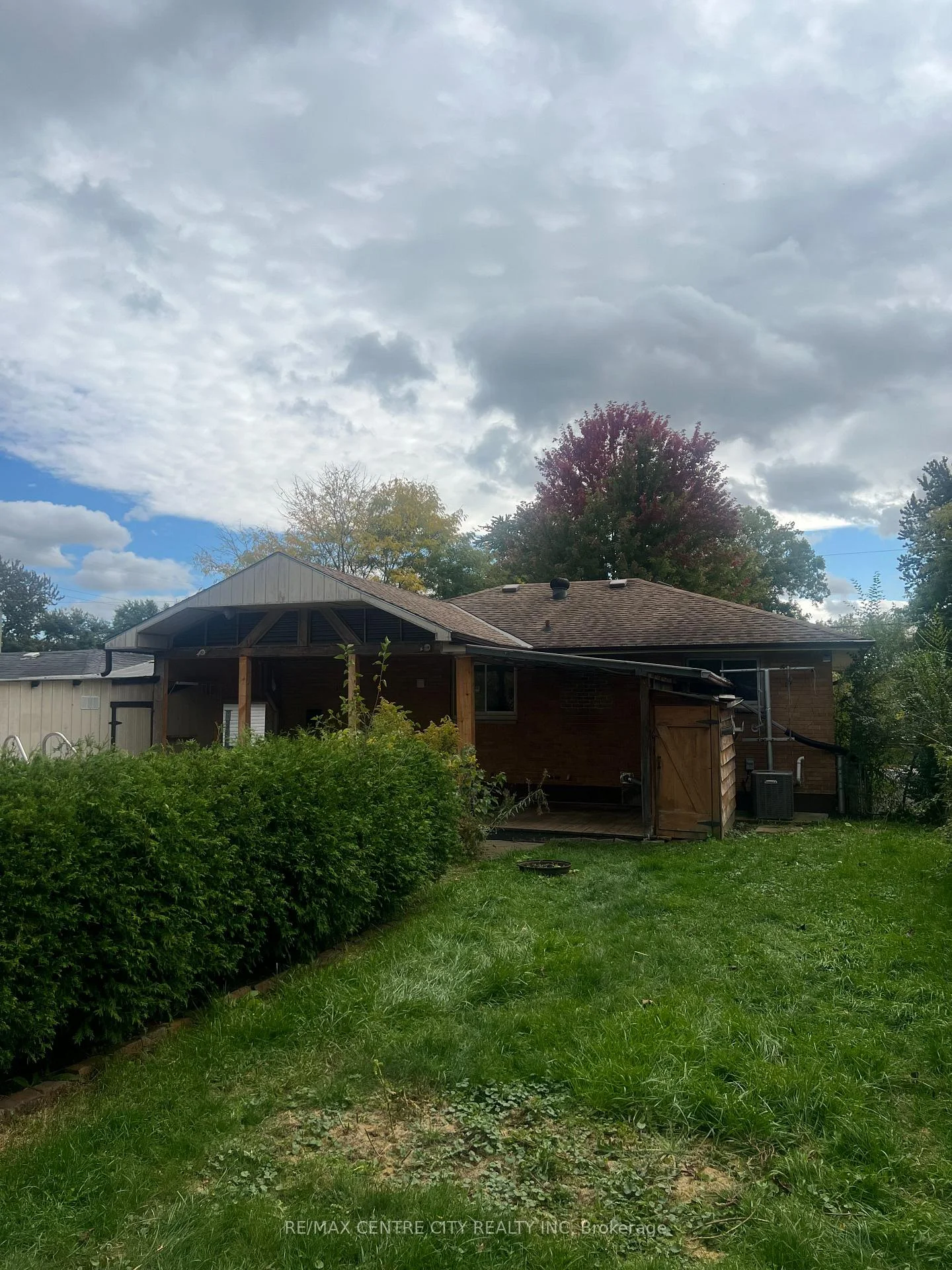 Photo 20 of 1590 Dixie Street, London, East H — HOMEH