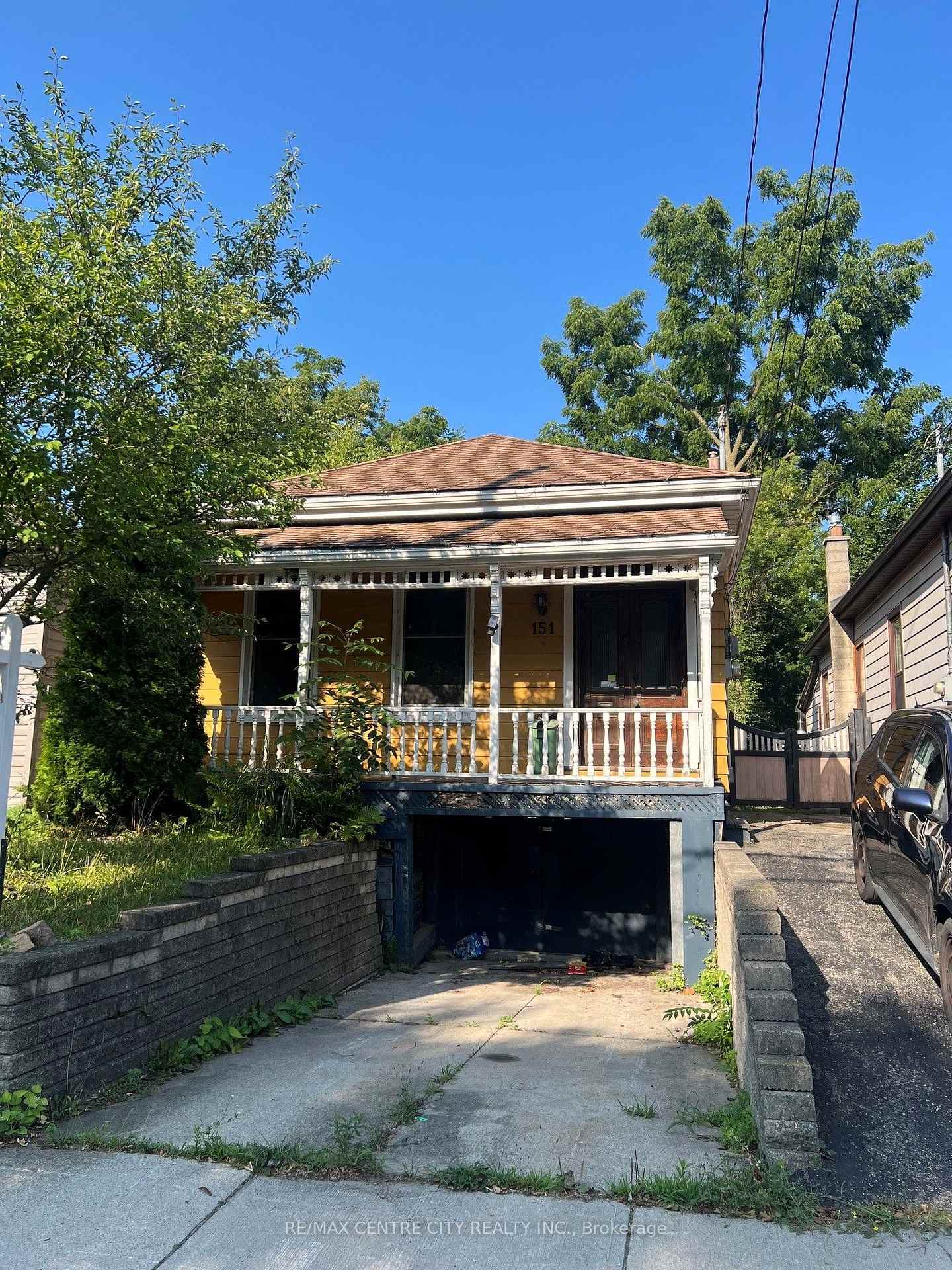 Front of 151 Clarence Street
