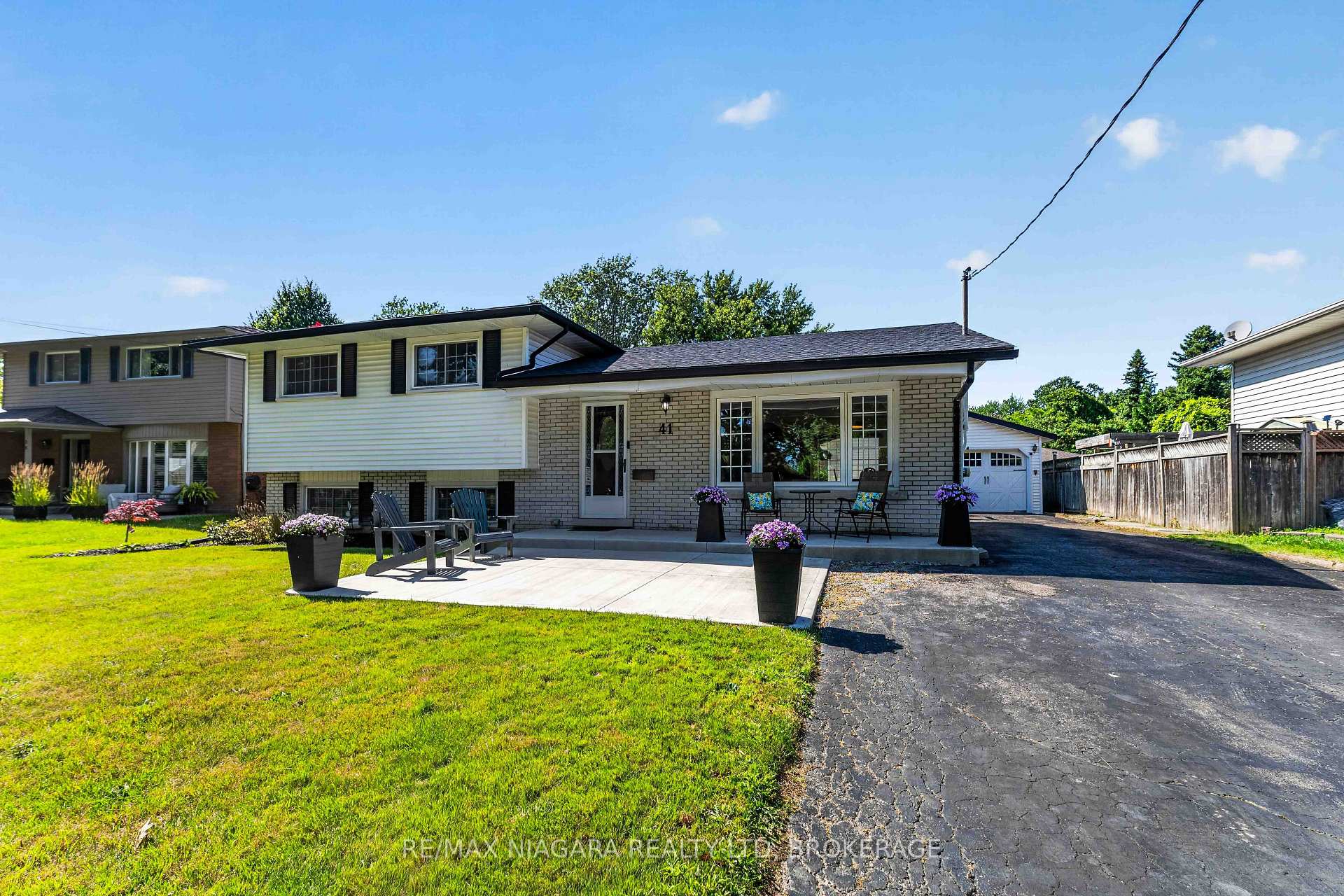 Photo 2 of 41 Old Coach Road, St. Catharines, Lakeshore — HOMEH