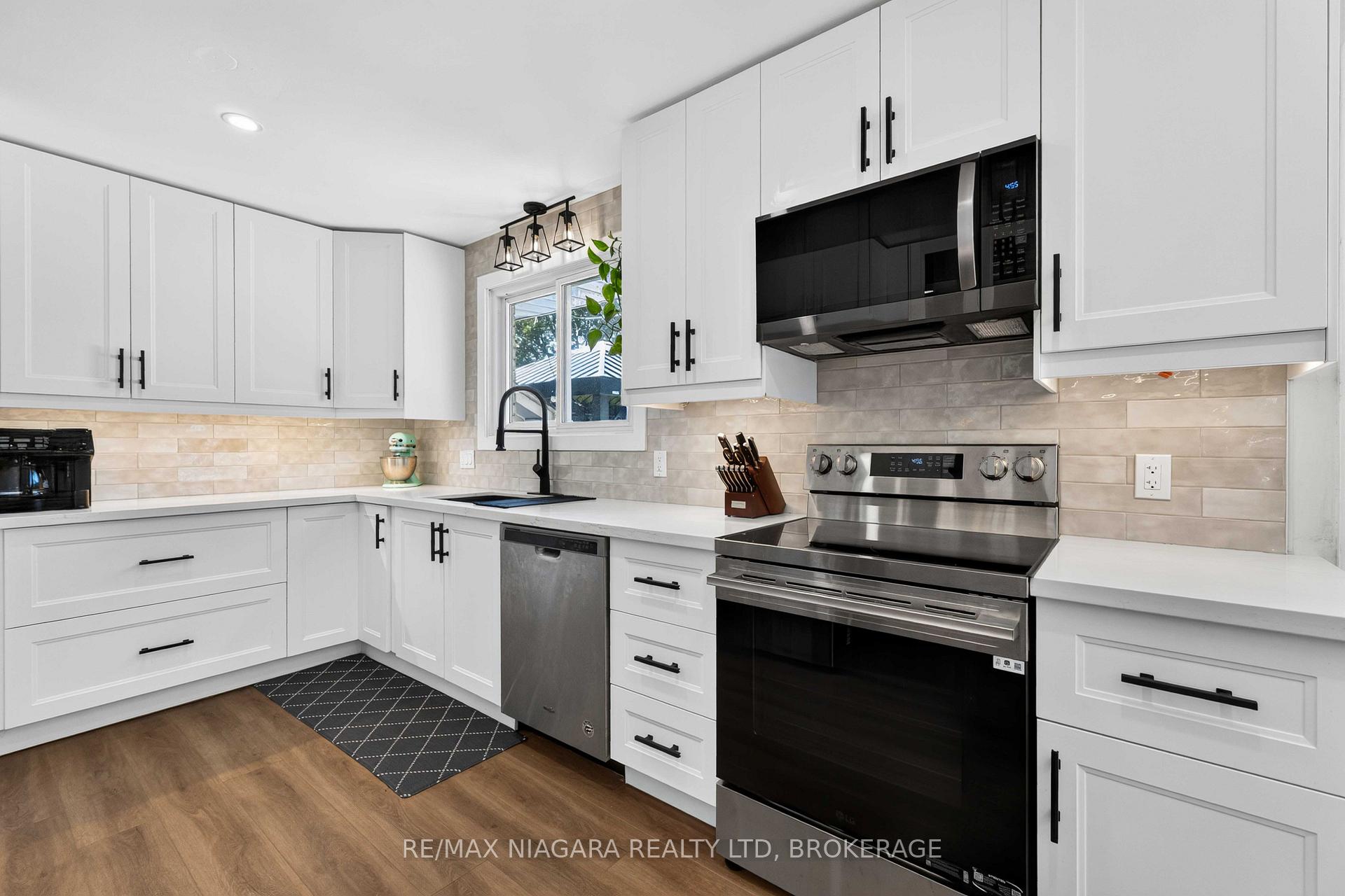 Photo 10 of 41 Old Coach Road, St. Catharines, Lakeshore — HOMEH