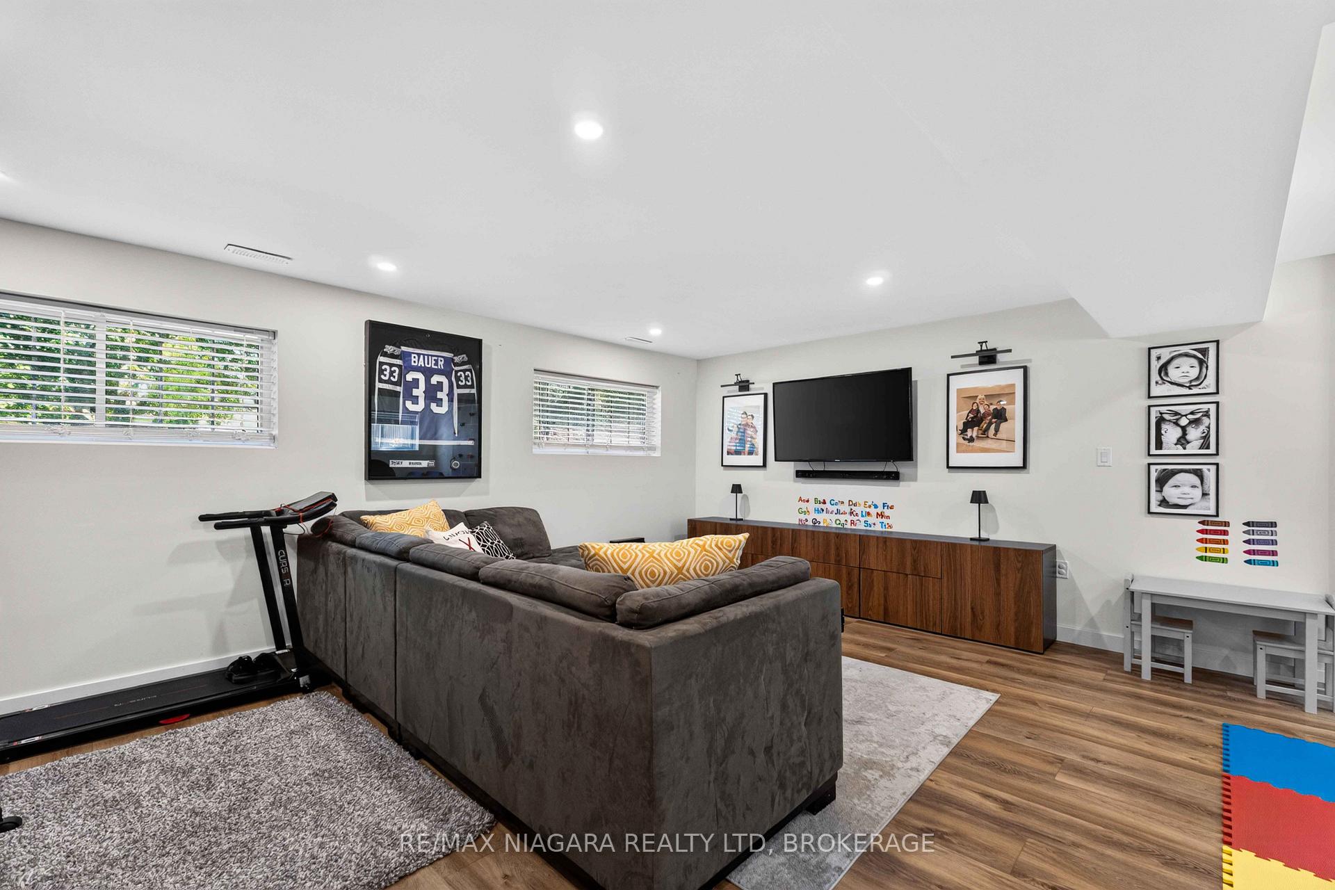 Photo 18 of 41 Old Coach Road, St. Catharines, Lakeshore — HOMEH
