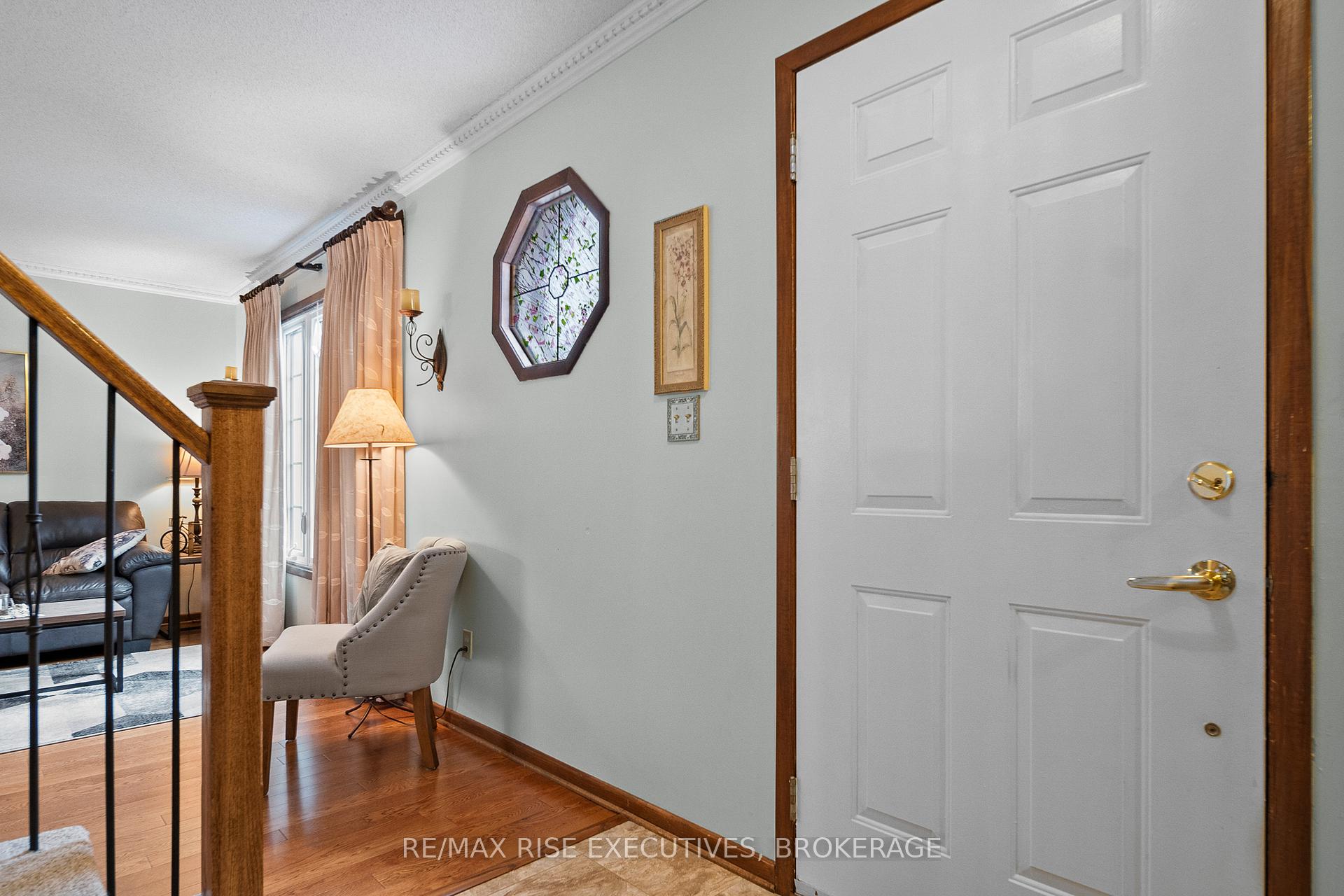 Photo 5 of 127 Nicholson Crescent, Loyalist, Amherstview — HOMEH