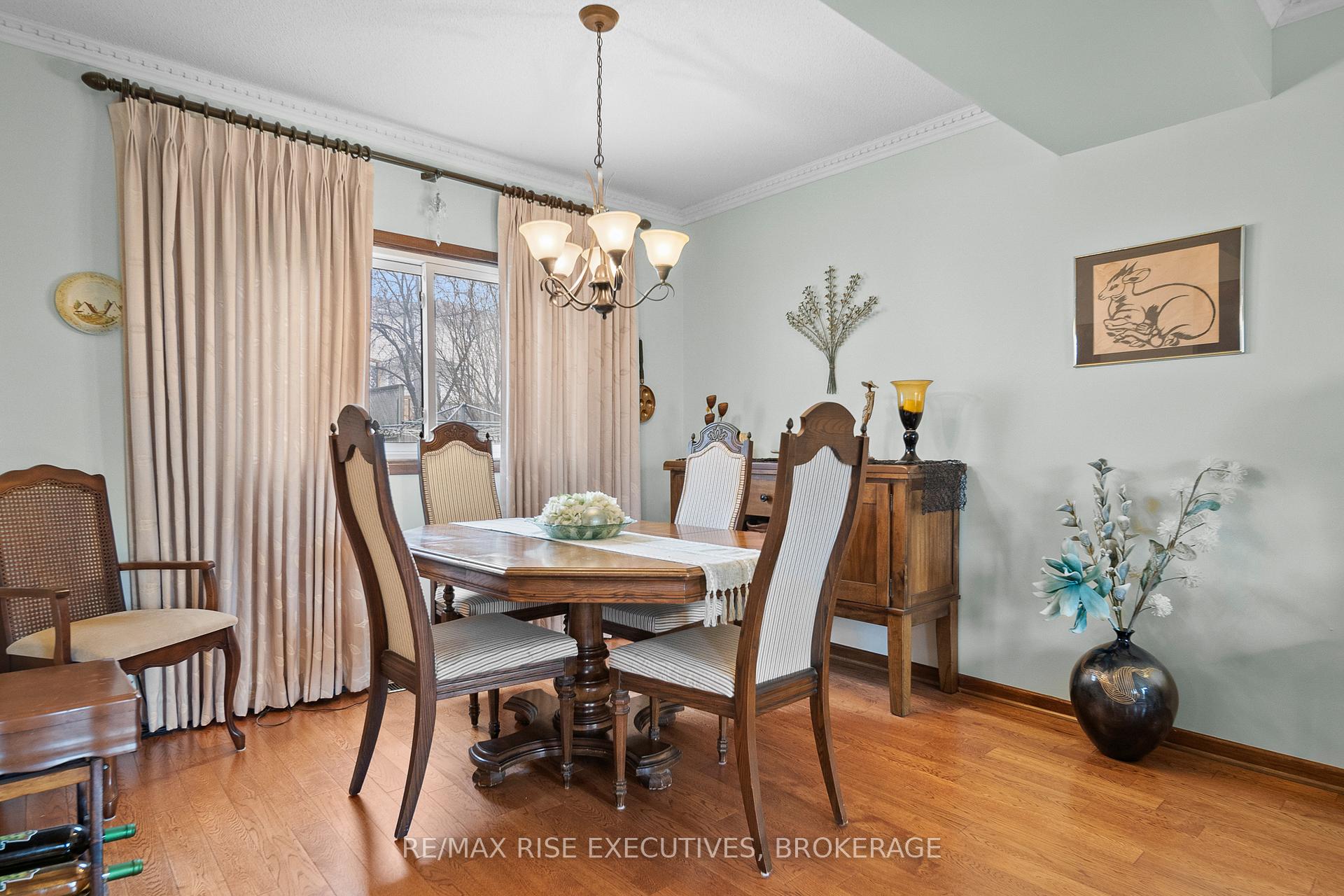 Photo 10 of 127 Nicholson Crescent, Loyalist, Amherstview — HOMEH