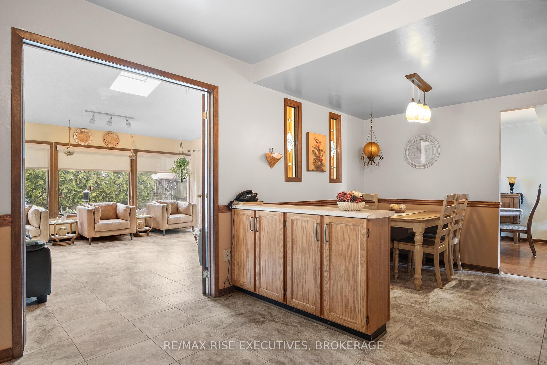 Photo 15 of 127 Nicholson Crescent, Loyalist, Amherstview — HOMEH