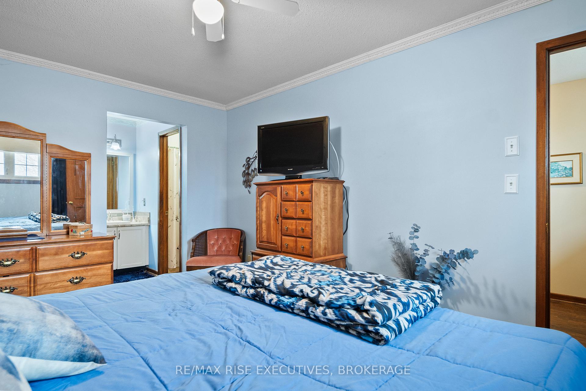Photo 24 of 127 Nicholson Crescent, Loyalist, Amherstview — HOMEH