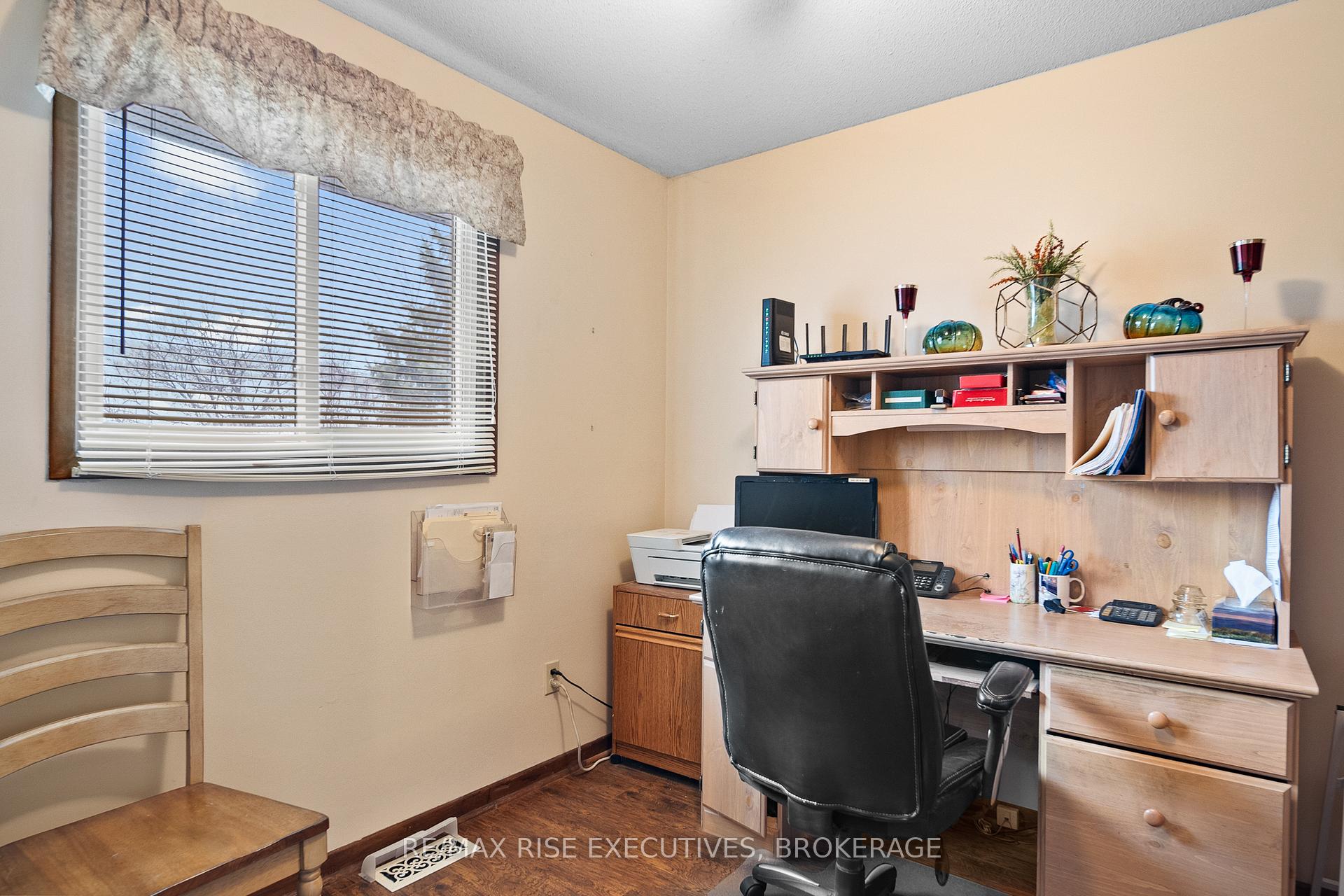 Photo 29 of 127 Nicholson Crescent, Loyalist, Amherstview — HOMEH