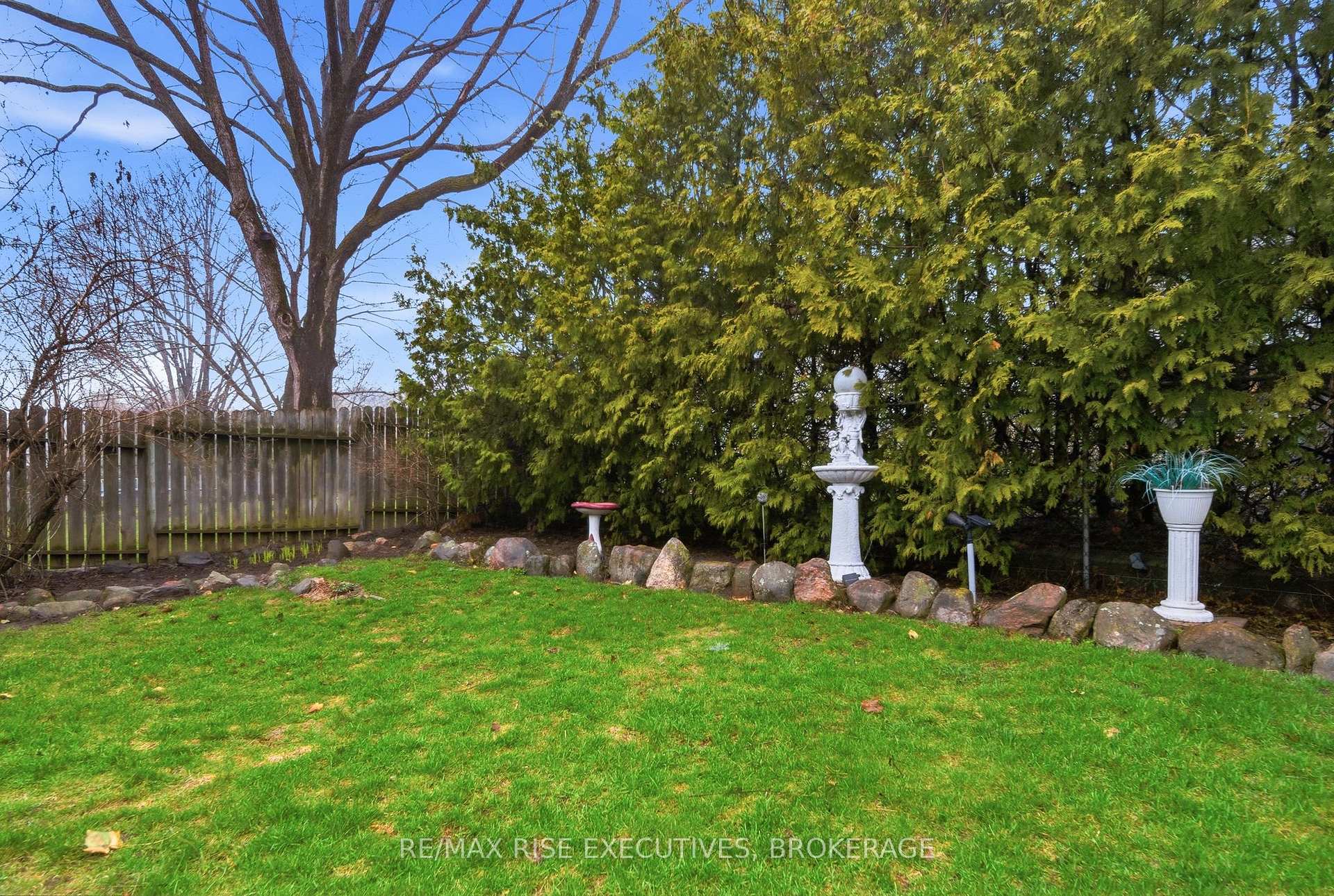 Photo 52 of 127 Nicholson Crescent, Loyalist, Amherstview — HOMEH