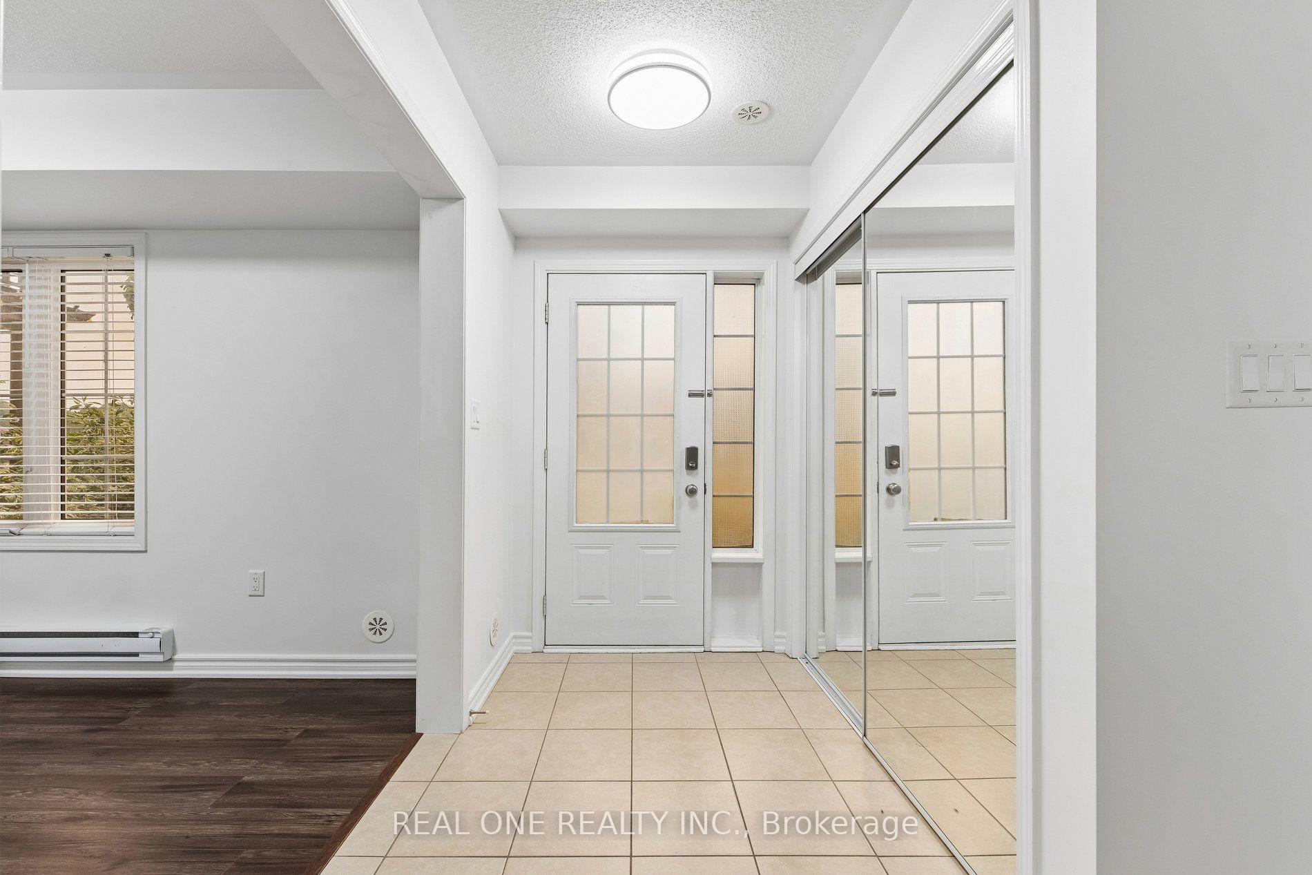 Photo 3 of 30 Henneberry Lane, Brampton, Northwest Brampton — HOMEH