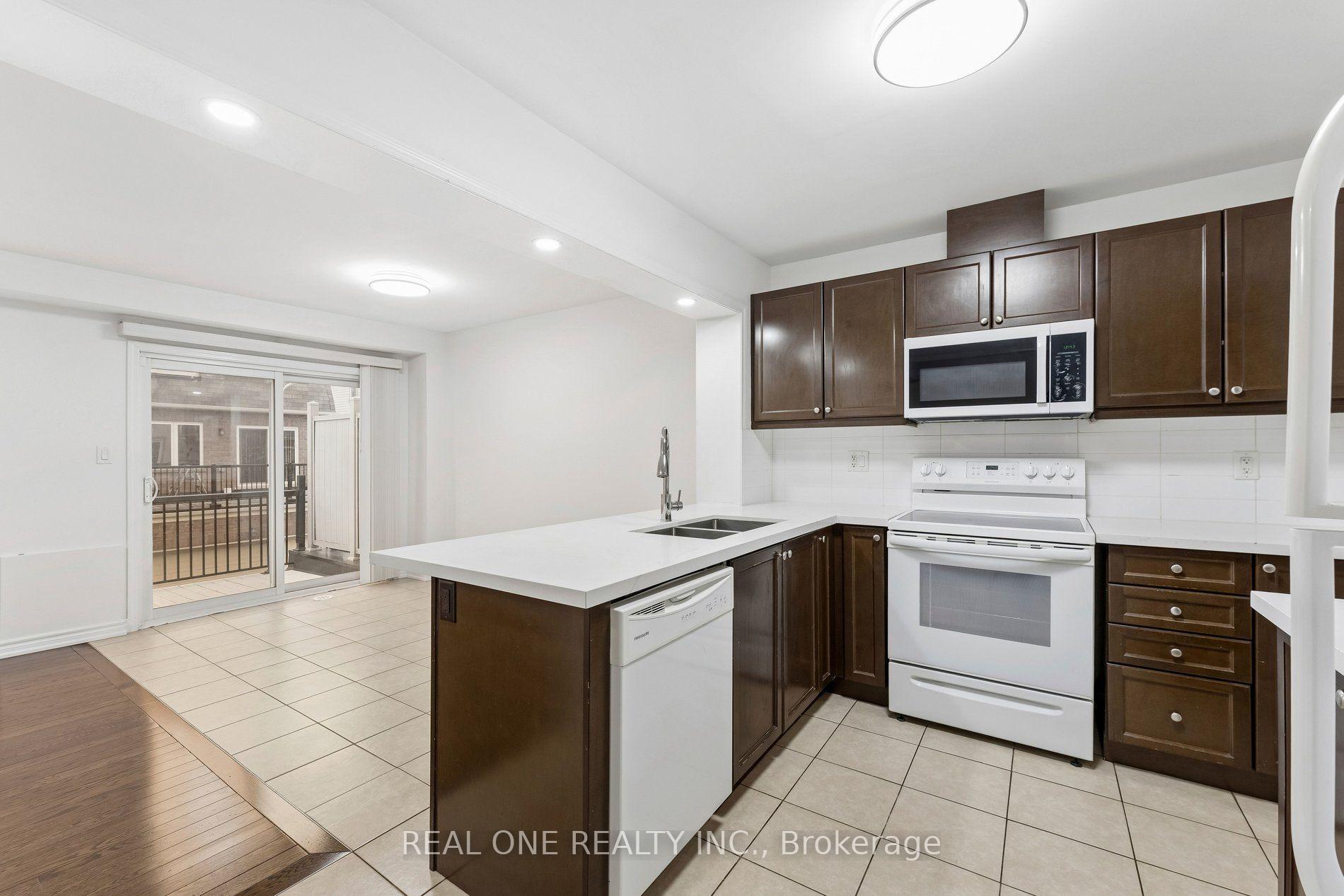 Photo 15 of 30 Henneberry Lane, Brampton, Northwest Brampton — HOMEH