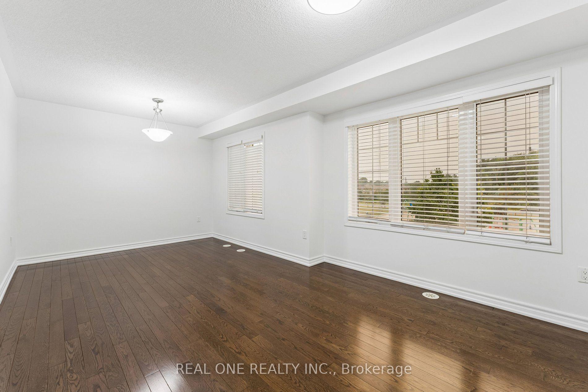 Photo 17 of 30 Henneberry Lane, Brampton, Northwest Brampton — HOMEH