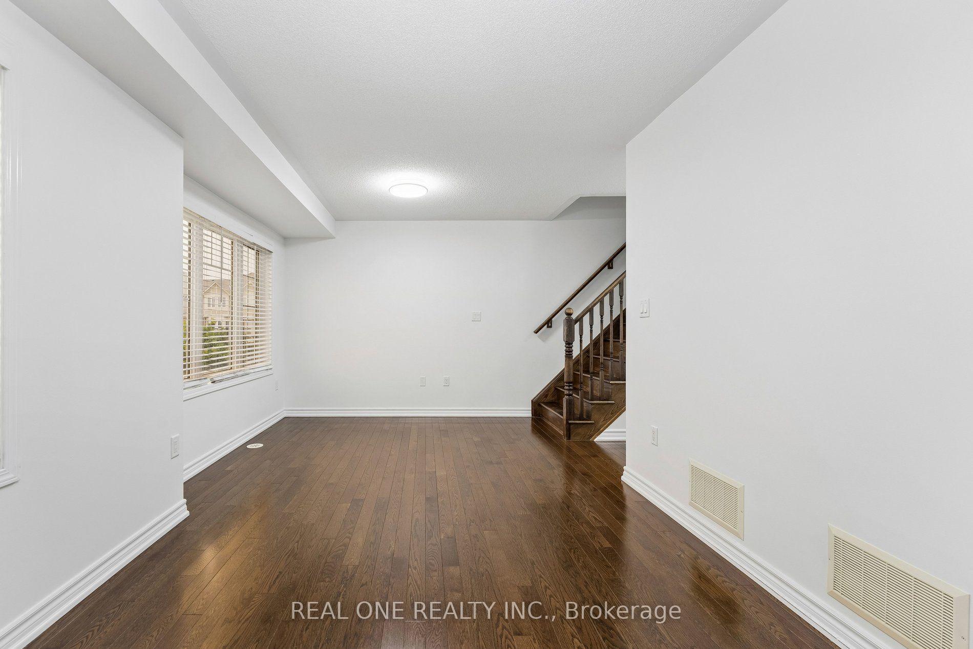 Photo 19 of 30 Henneberry Lane, Brampton, Northwest Brampton — HOMEH