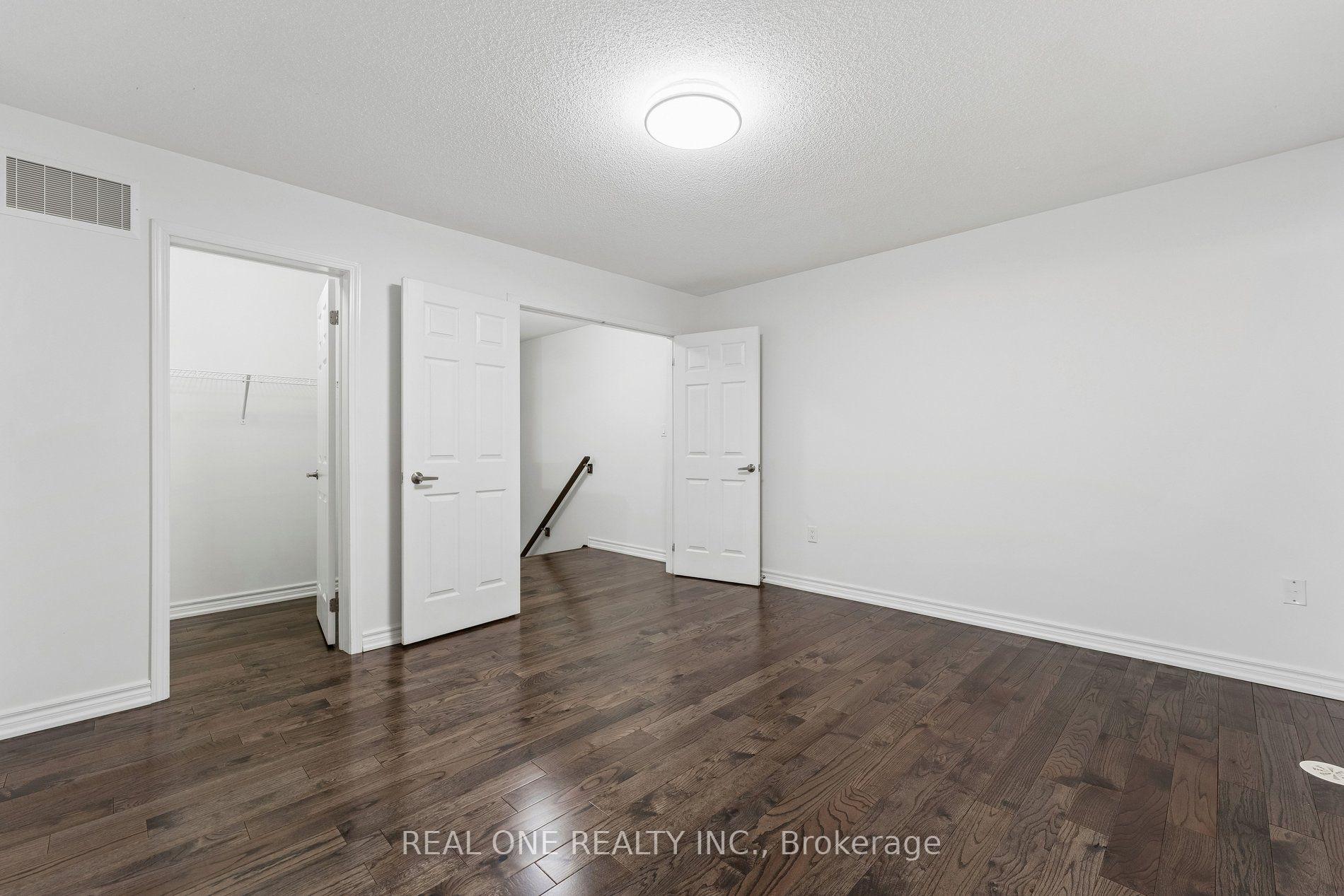Photo 23 of 30 Henneberry Lane, Brampton, Northwest Brampton — HOMEH