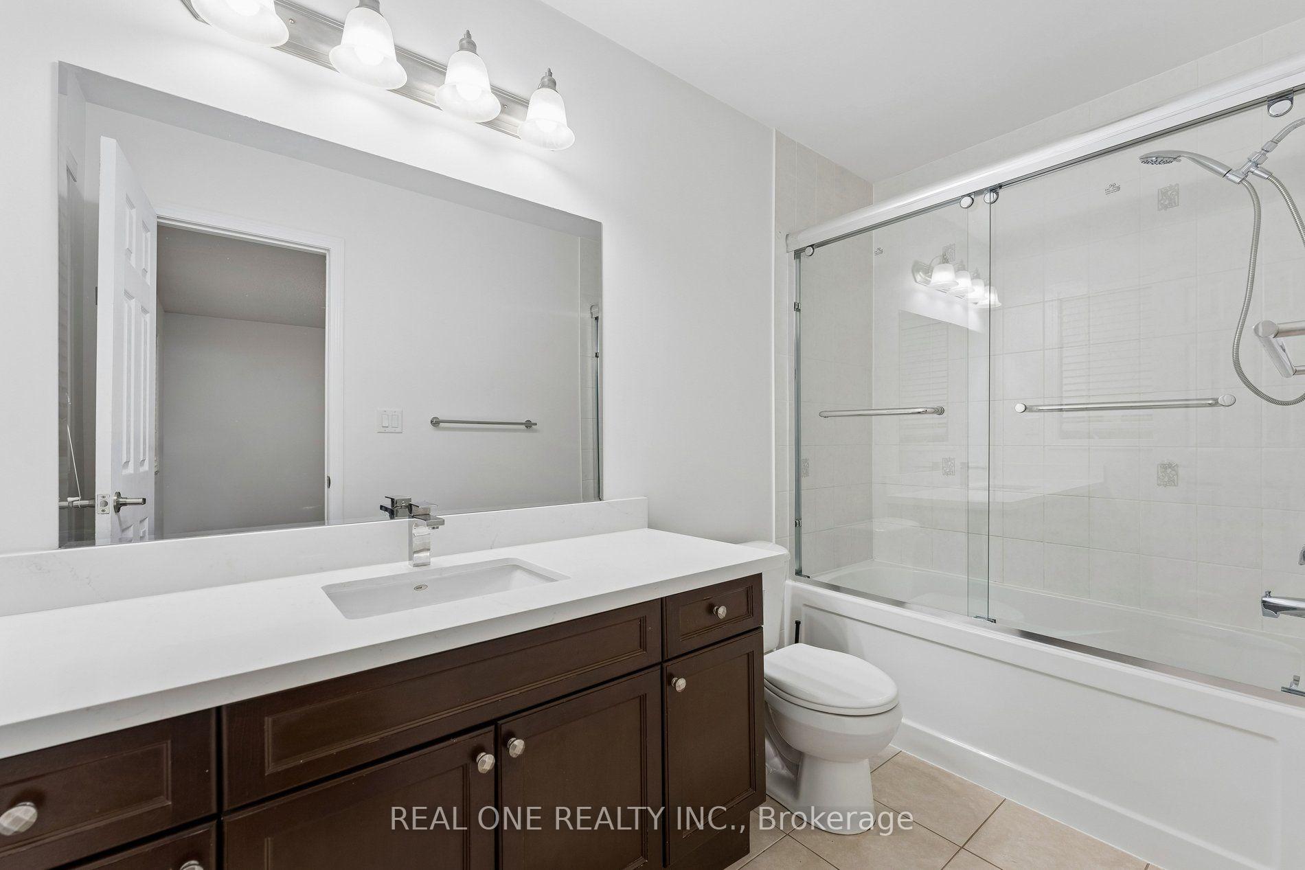 Photo 24 of 30 Henneberry Lane, Brampton, Northwest Brampton — HOMEH