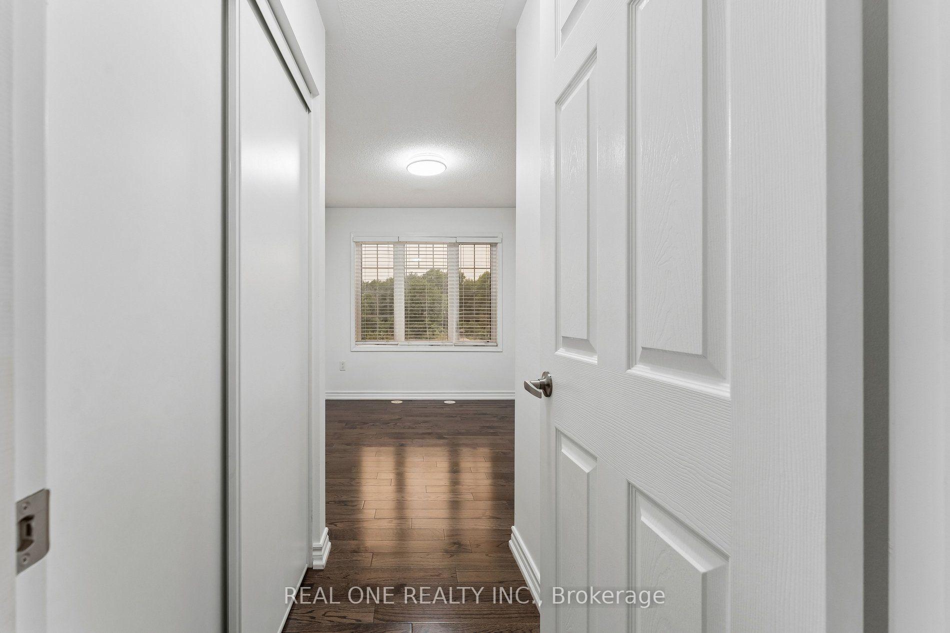 Photo 26 of 30 Henneberry Lane, Brampton, Northwest Brampton — HOMEH
