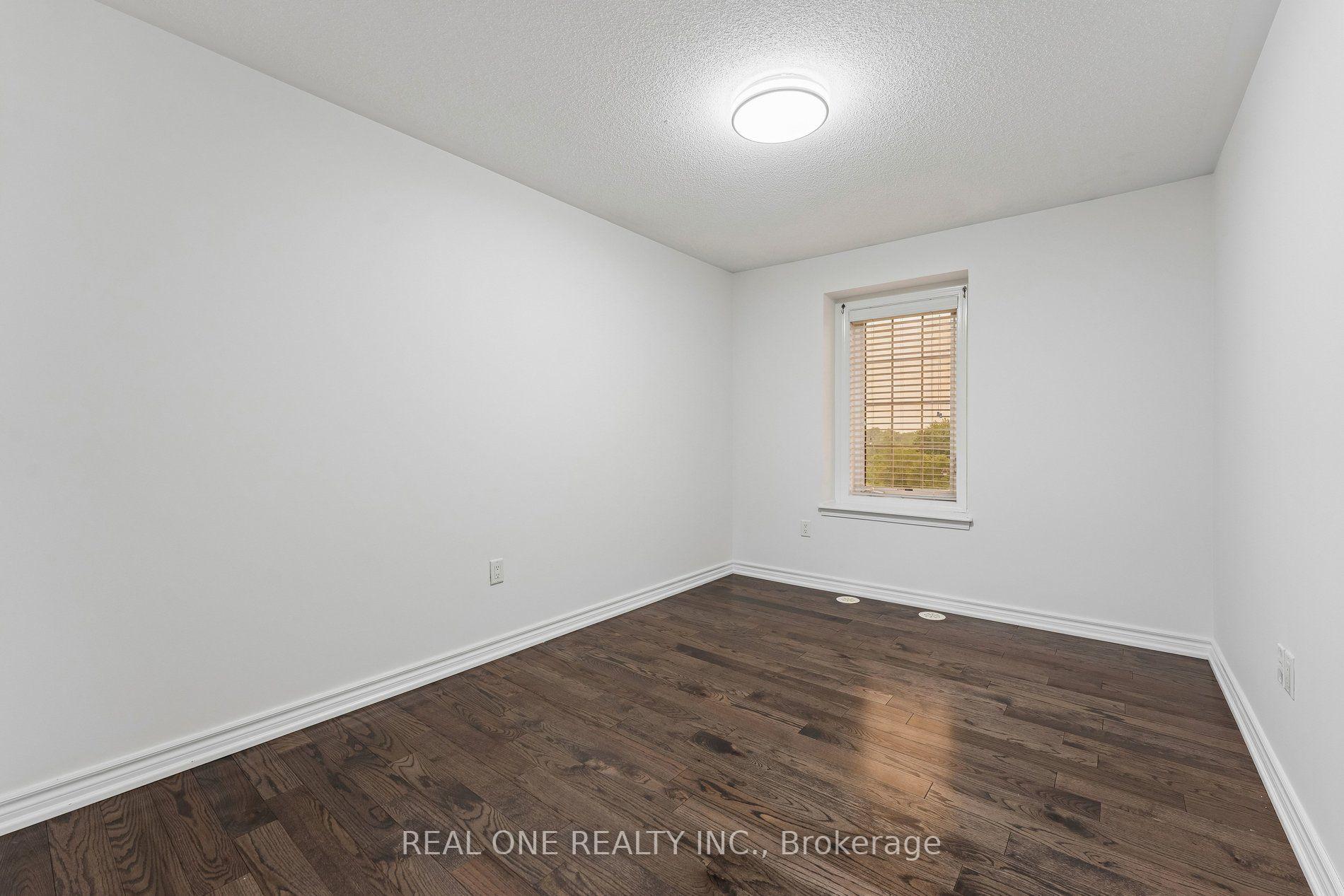 Photo 29 of 30 Henneberry Lane, Brampton, Northwest Brampton — HOMEH