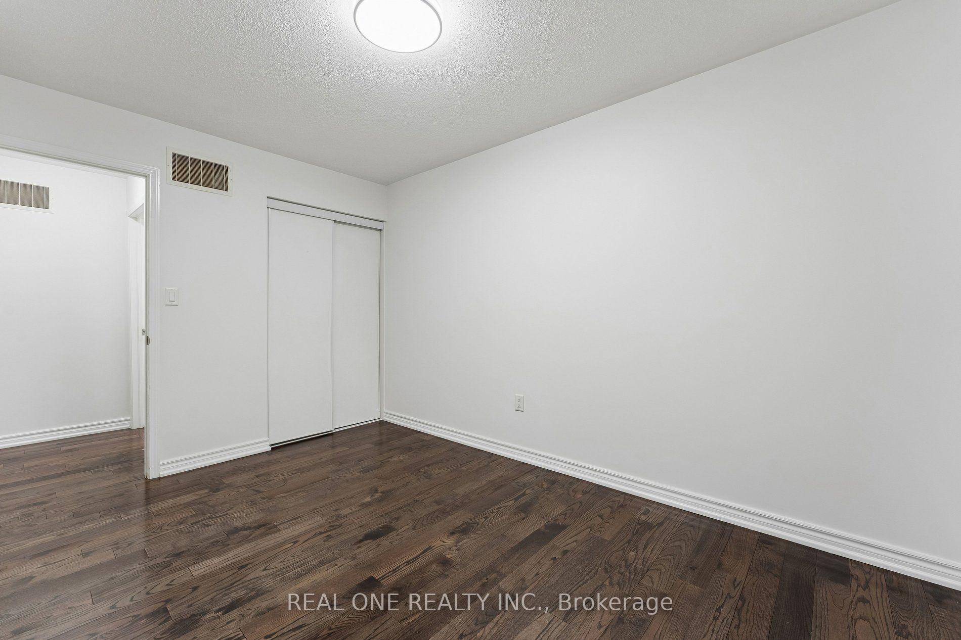 Photo 30 of 30 Henneberry Lane, Brampton, Northwest Brampton — HOMEH