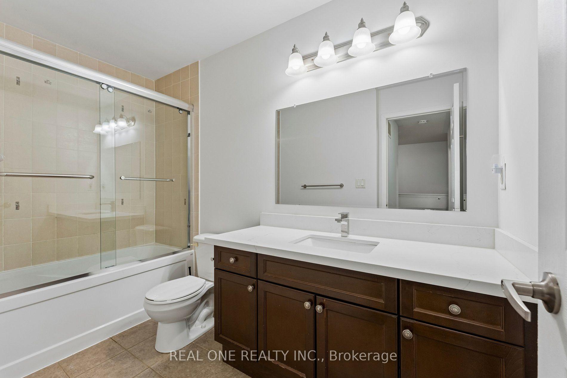 Photo 32 of 30 Henneberry Lane, Brampton, Northwest Brampton — HOMEH