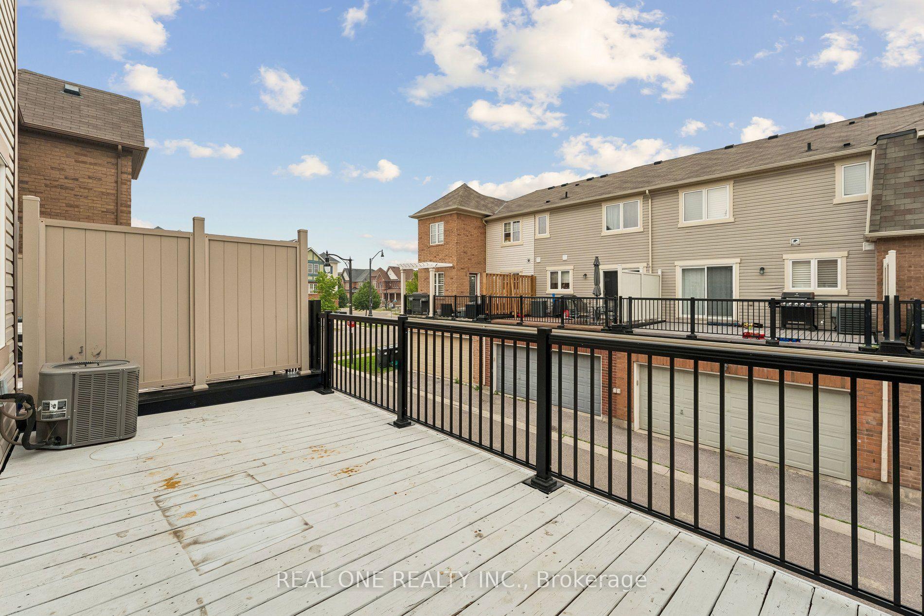 Photo 33 of 30 Henneberry Lane, Brampton, Northwest Brampton — HOMEH