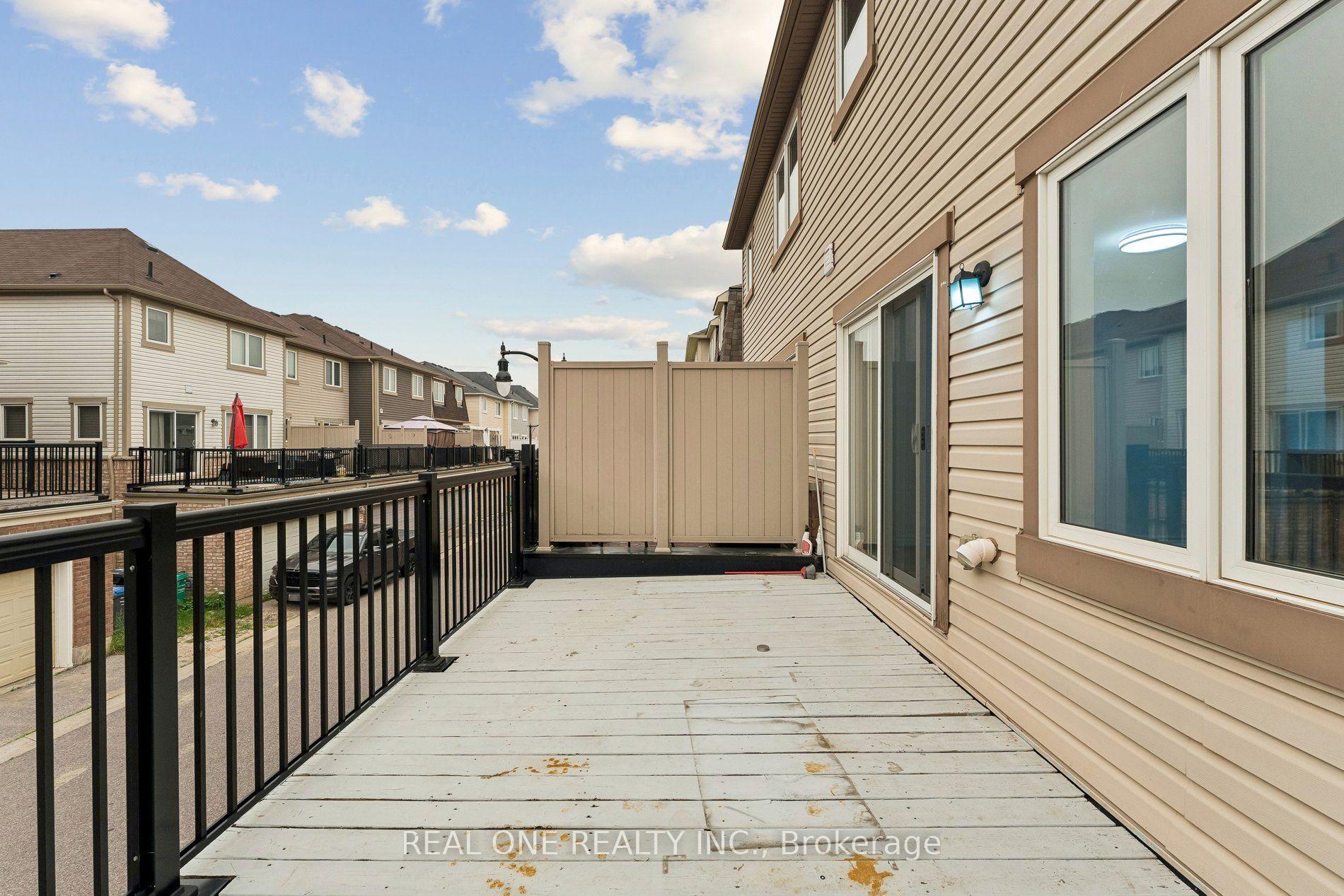 Photo 36 of 30 Henneberry Lane, Brampton, Northwest Brampton — HOMEH