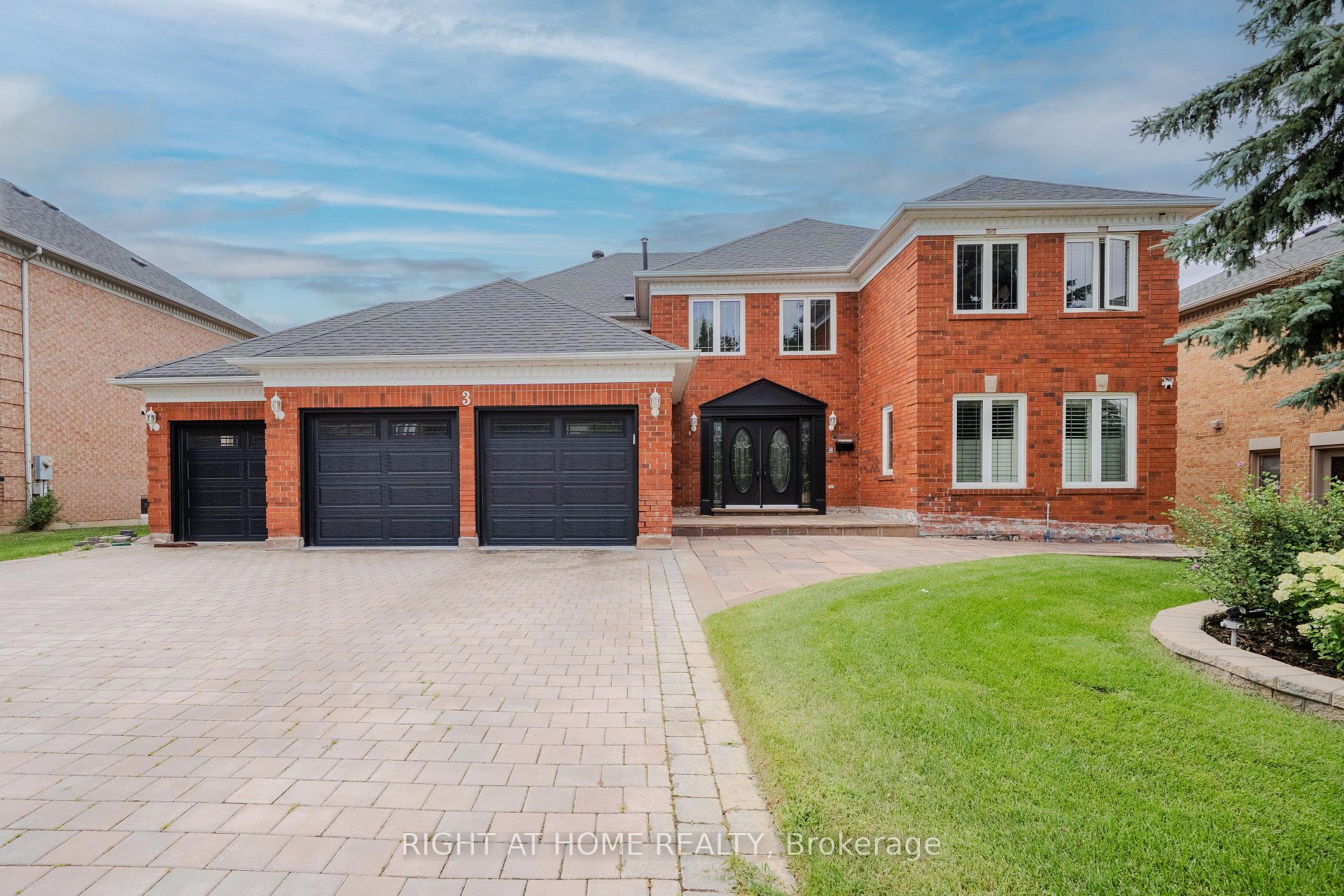 Photo 1 of Unit Lower, 3 Glenayr Road, Richmond Hill, Bayview Hill — HOMEH