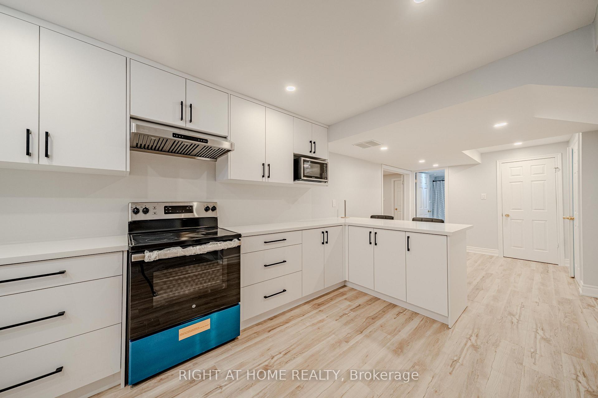 Photo 10 of Unit Lower, 3 Glenayr Road, Richmond Hill, Bayview Hill — HOMEH