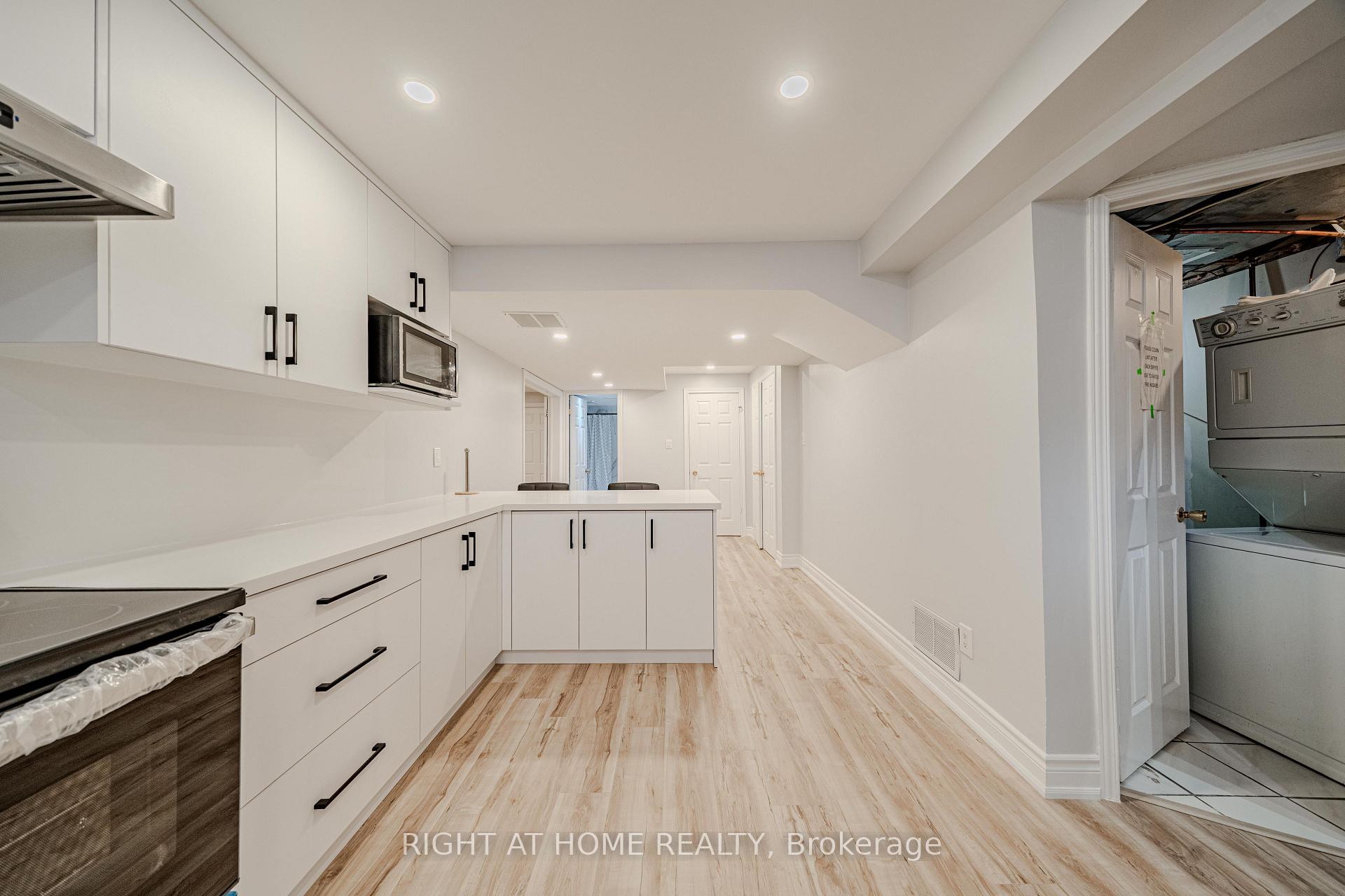 Photo 11 of Unit Lower, 3 Glenayr Road, Richmond Hill, Bayview Hill — HOMEH