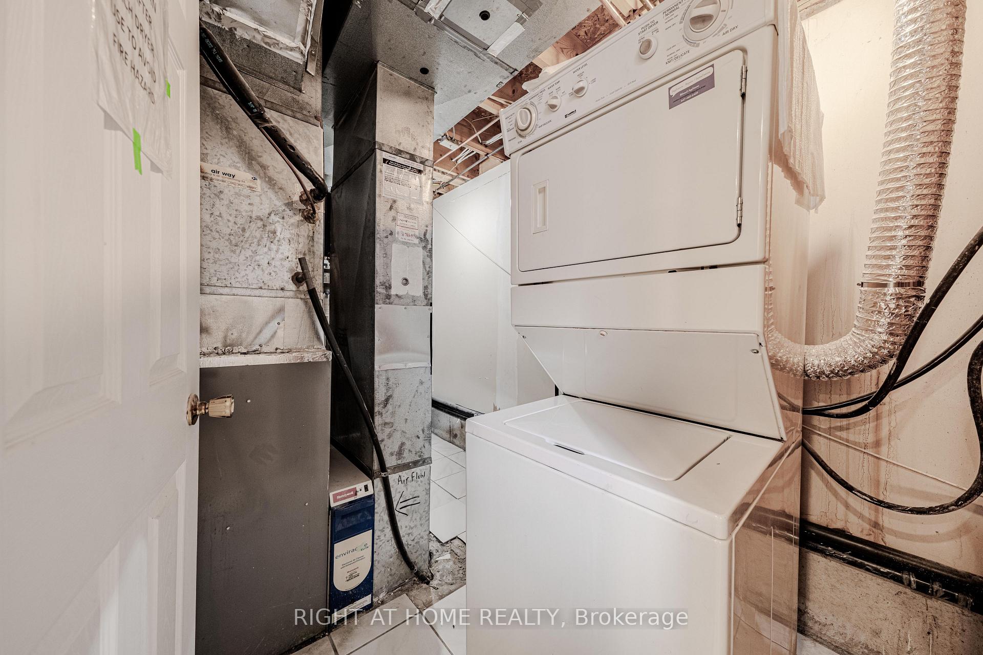 Photo 41 of Unit Lower, 3 Glenayr Road, Richmond Hill, Bayview Hill — HOMEH